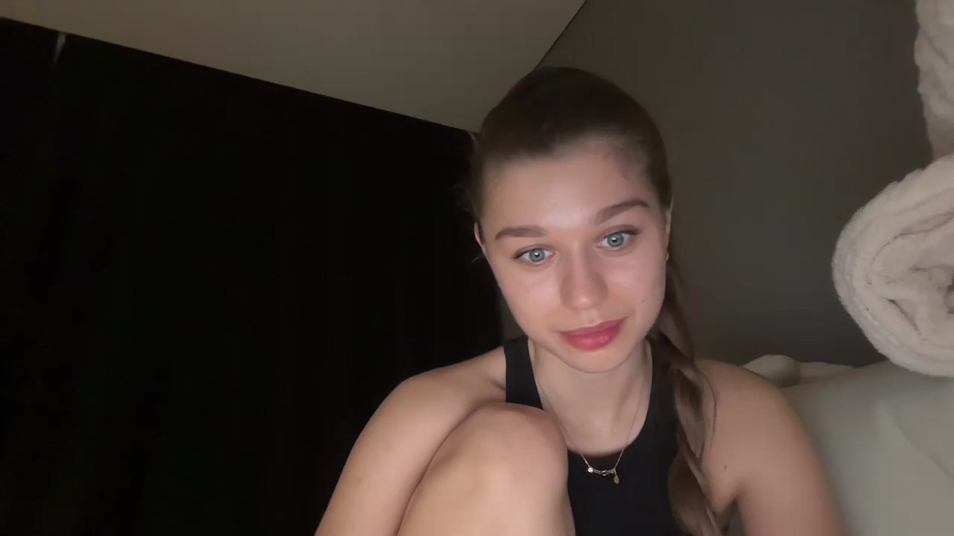 Gallery image thumbnail from JewelReigns's myfreecams stream on, 02/11/2026, 21:43 image 10 of 20