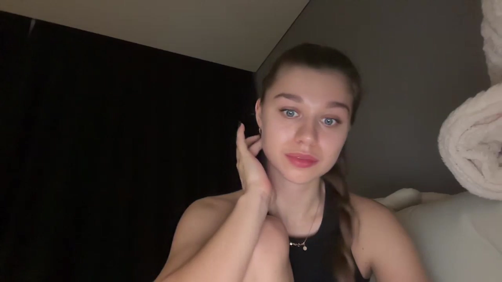 Gallery image thumbnail from JewelReigns's myfreecams stream on, 02/11/2026, 21:43 image 8 of 20