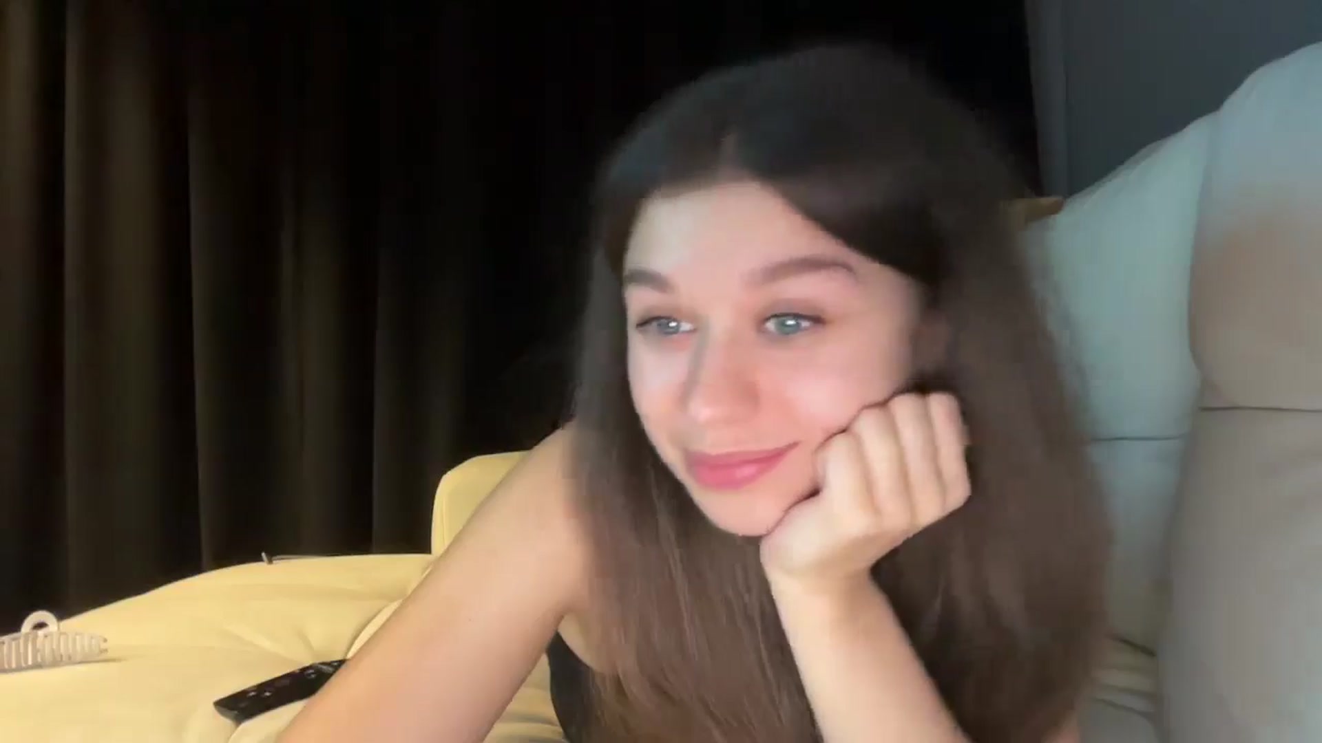 Gallery image thumbnail from JewelReigns's myfreecams stream on, 03/04/2026, 22:33 image 14 of 20
