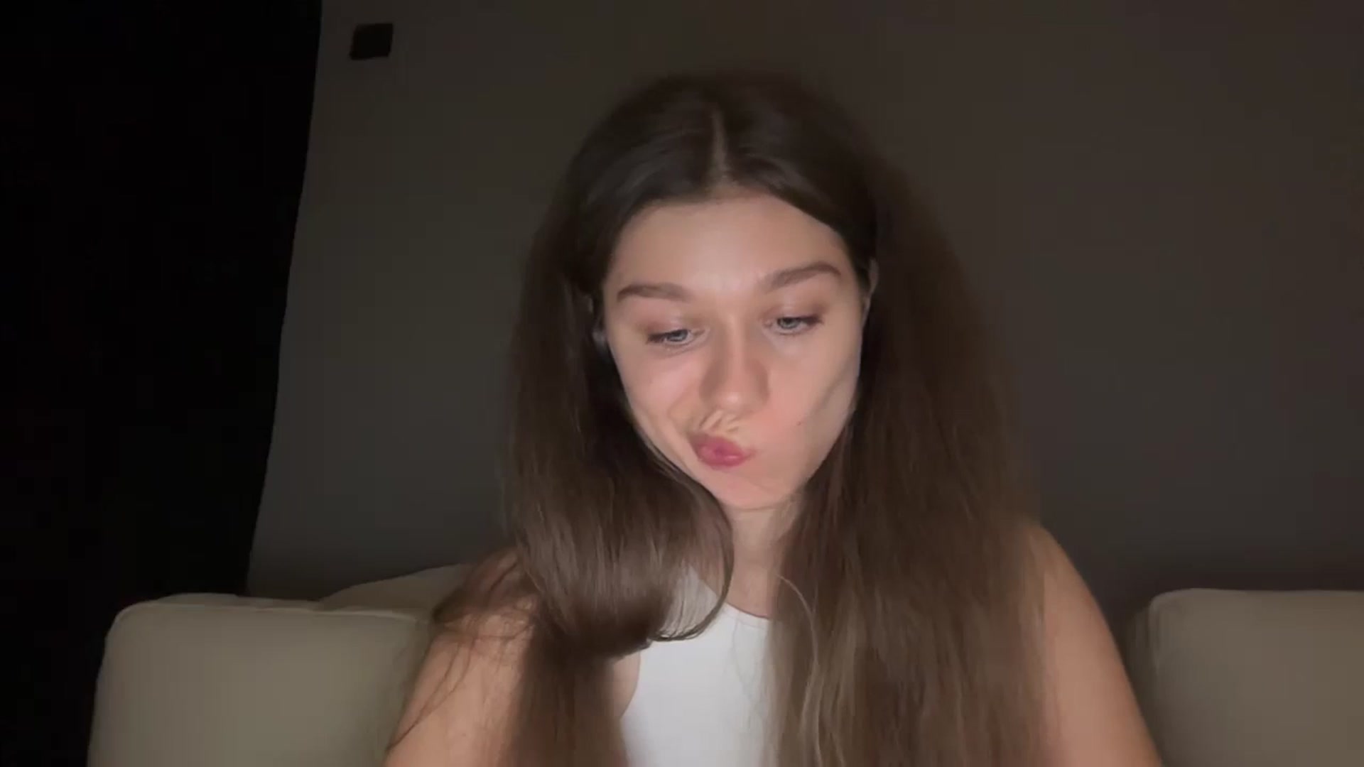 Gallery image thumbnail from JewelReigns's myfreecams stream on, 03/06/2026, 22:07 image 10 of 20