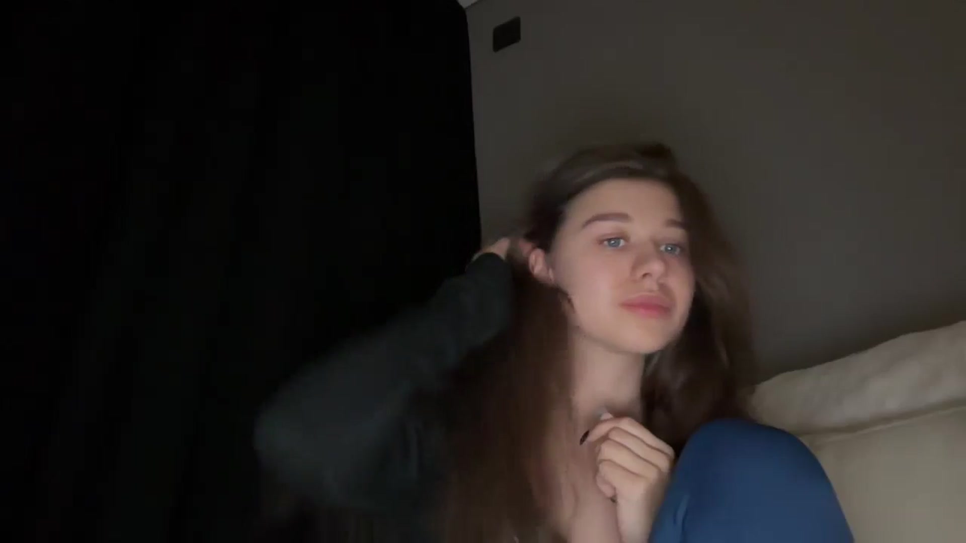 Gallery image thumbnail from JewelReigns's myfreecams stream on, 03/10/2026, 21:09 image 15 of 20