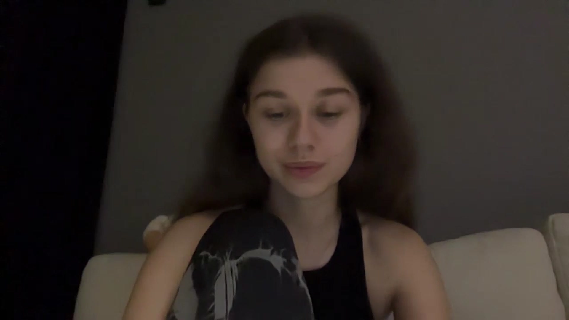 Gallery image thumbnail from JewelReigns's myfreecams stream on, 03/19/2026, 20:34 image 19 of 20