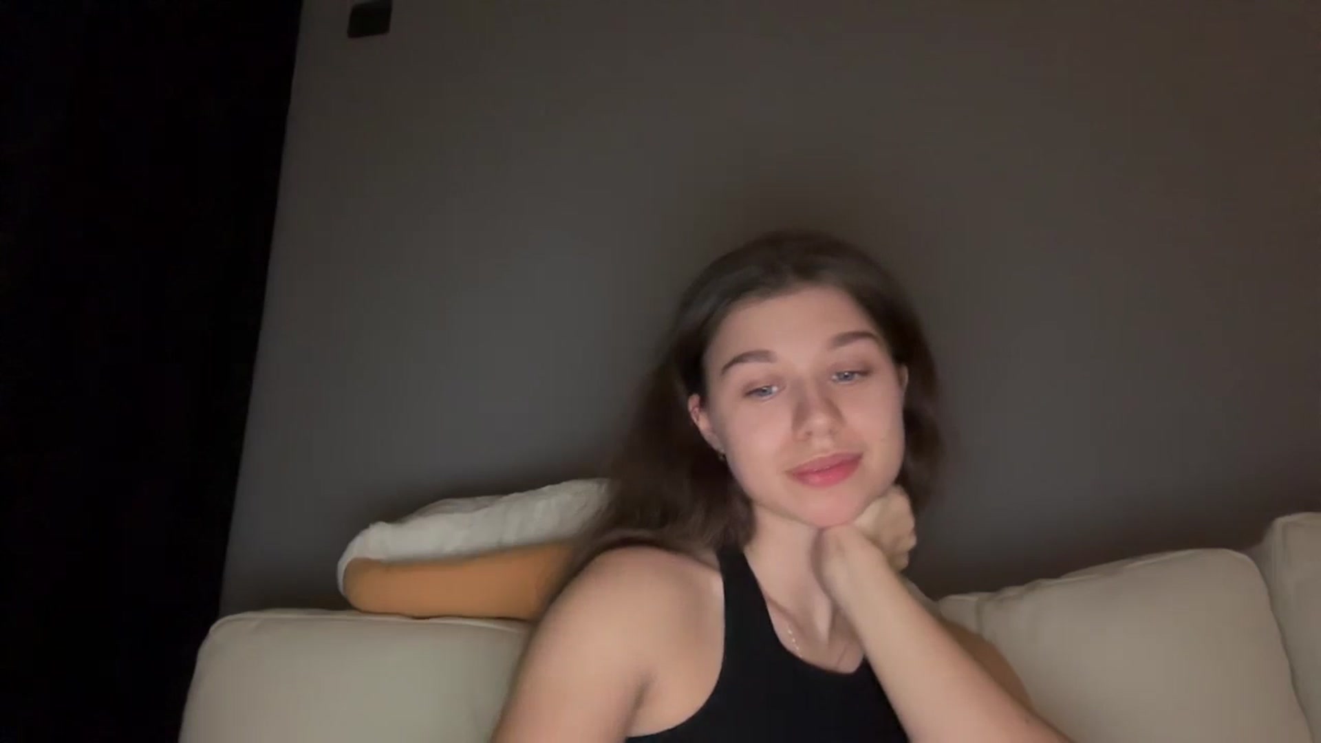 Gallery image thumbnail from JewelReigns's myfreecams stream on, 03/19/2026, 20:34 image 18 of 20