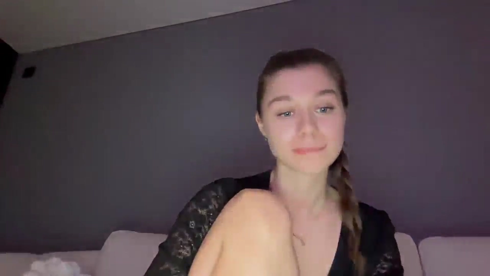 Gallery image thumbnail from JewelReigns's myfreecams stream on, 03/21/2026, 19:52 image 19 of 20