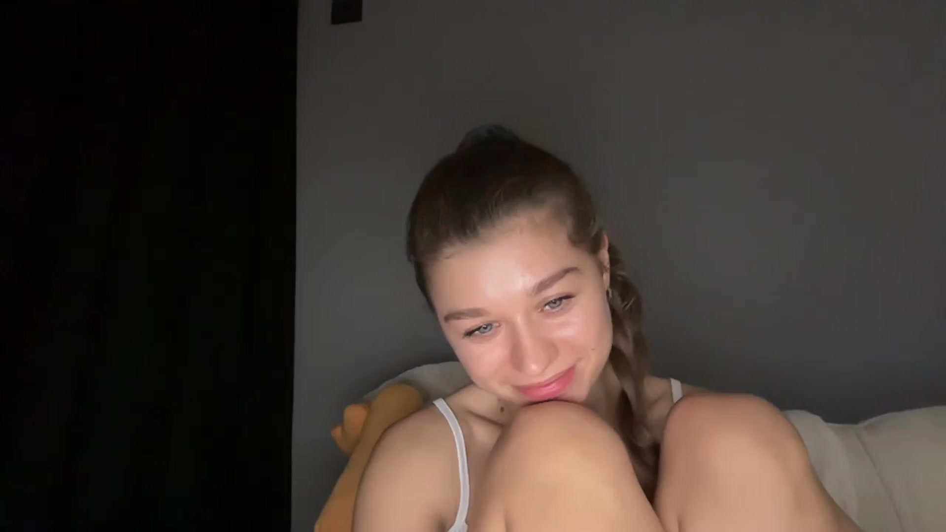 Gallery image thumbnail from JewelReigns's myfreecams stream on, 03/22/2026, 22:14 image 5 of 20