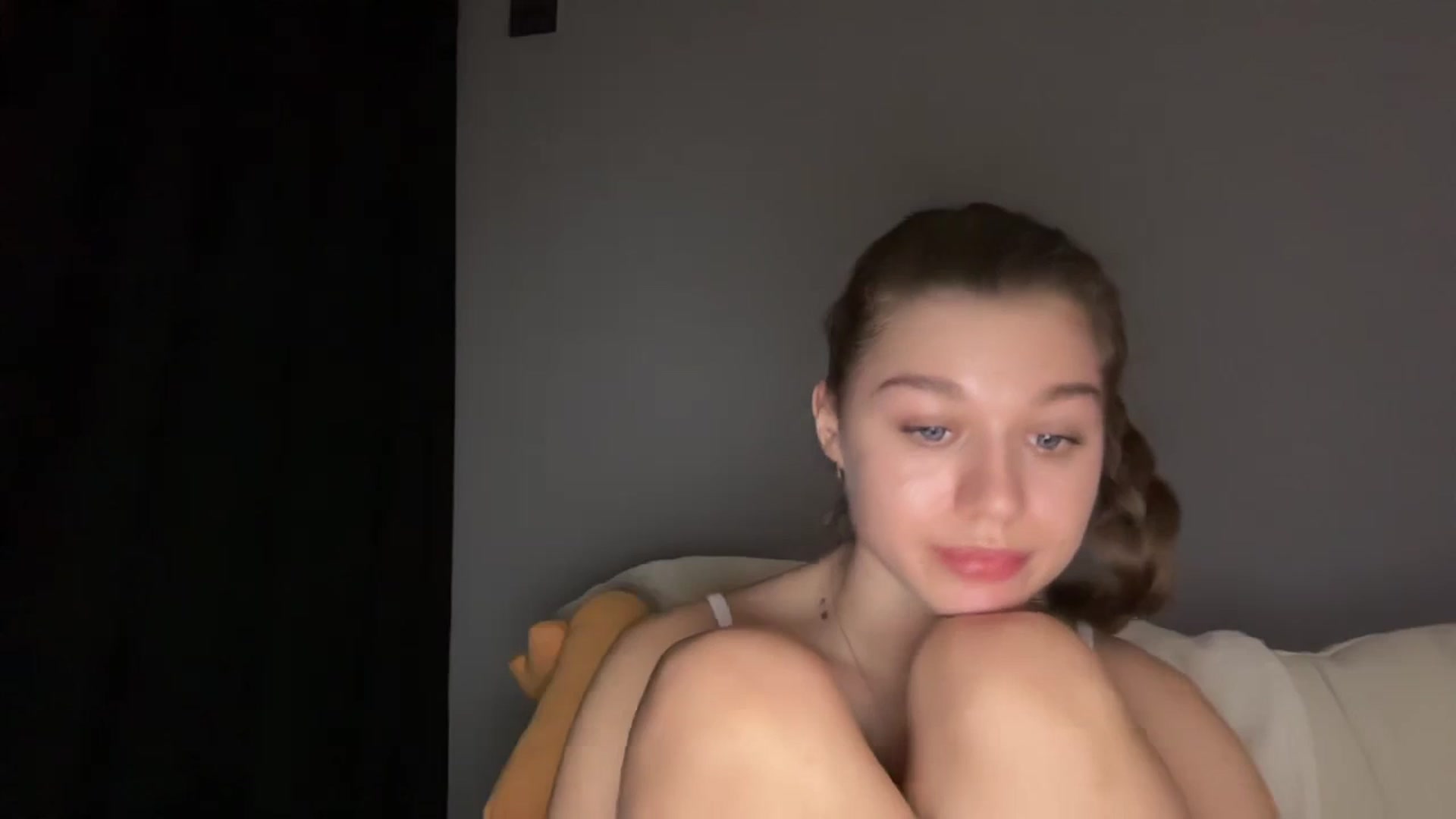 Gallery image thumbnail from JewelReigns's myfreecams stream on, 03/22/2026, 22:14 image 6 of 20