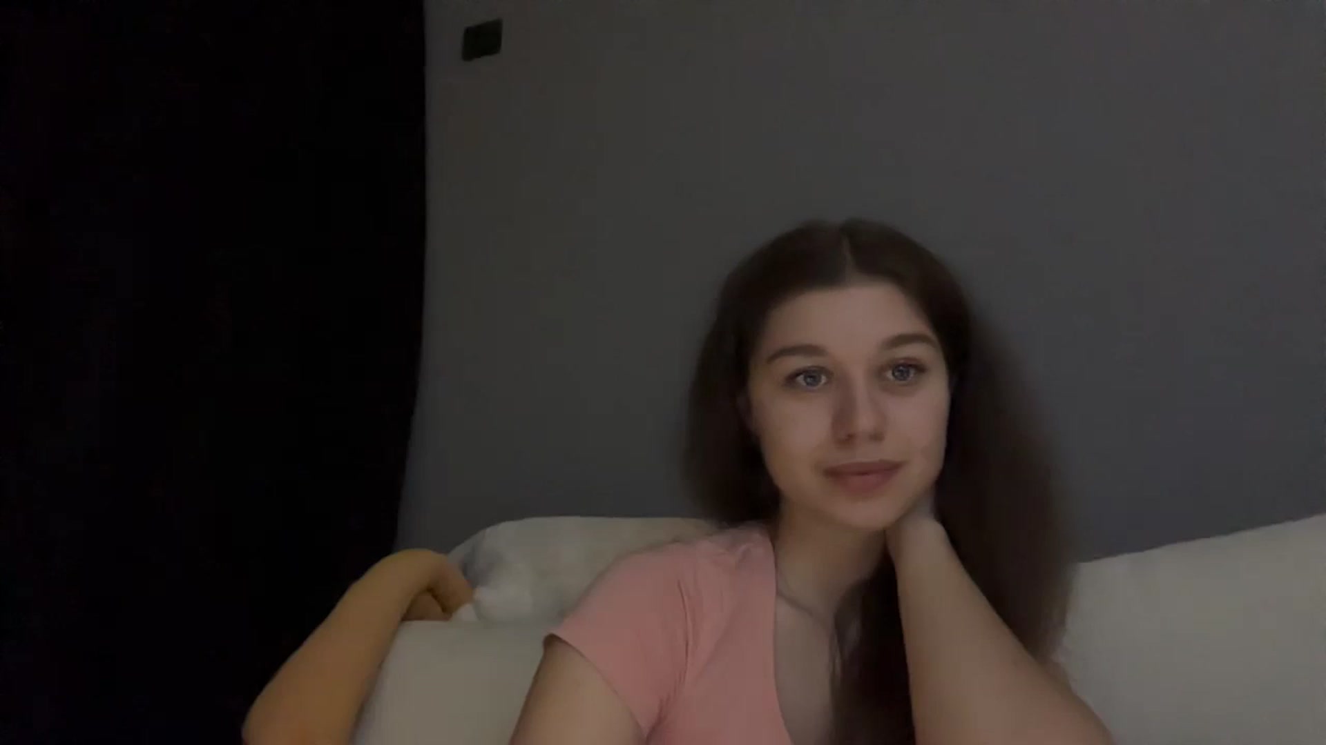 Gallery image thumbnail from JewelReigns's myfreecams stream on, 03/25/2026, 20:03 image 18 of 20