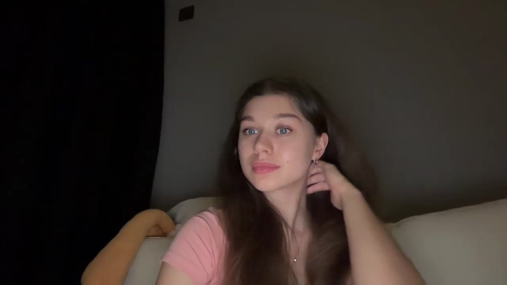 Gallery image thumbnail from JewelReigns's myfreecams stream on, 03/25/2026, 20:57 image 14 of 20