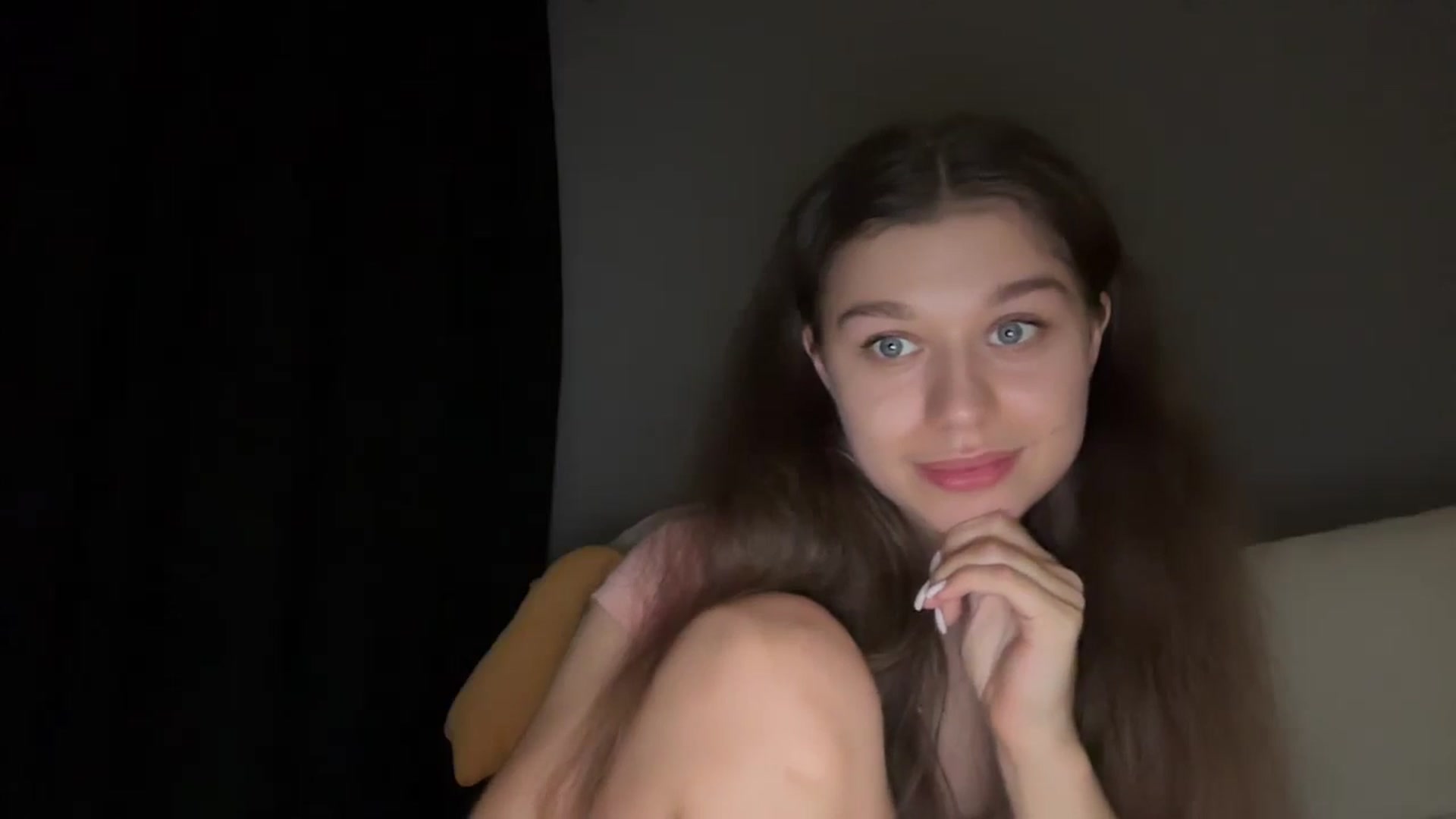 Gallery image thumbnail from JewelReigns's myfreecams stream on, 03/25/2026, 23:35 image 19 of 20