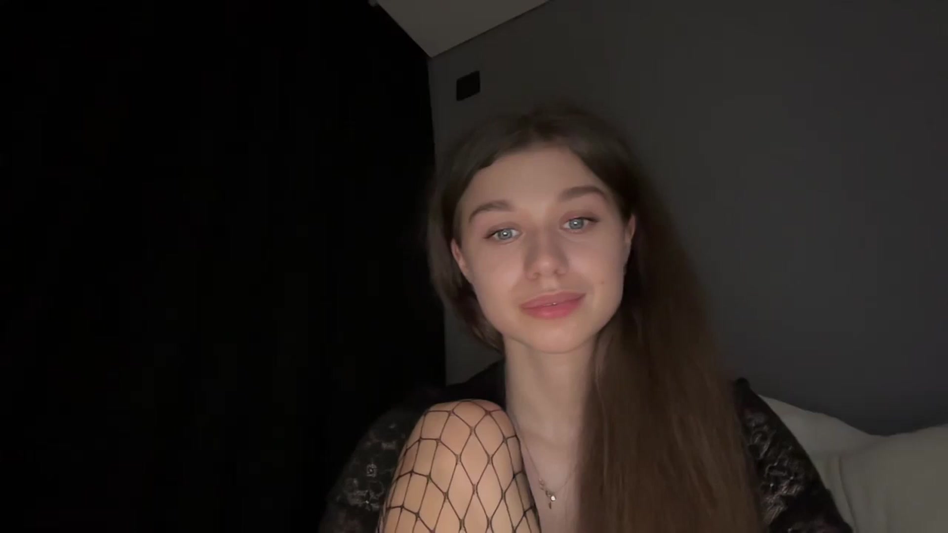 Gallery image thumbnail from JewelReigns's myfreecams stream on, 03/27/2026, 20:37 image 12 of 20