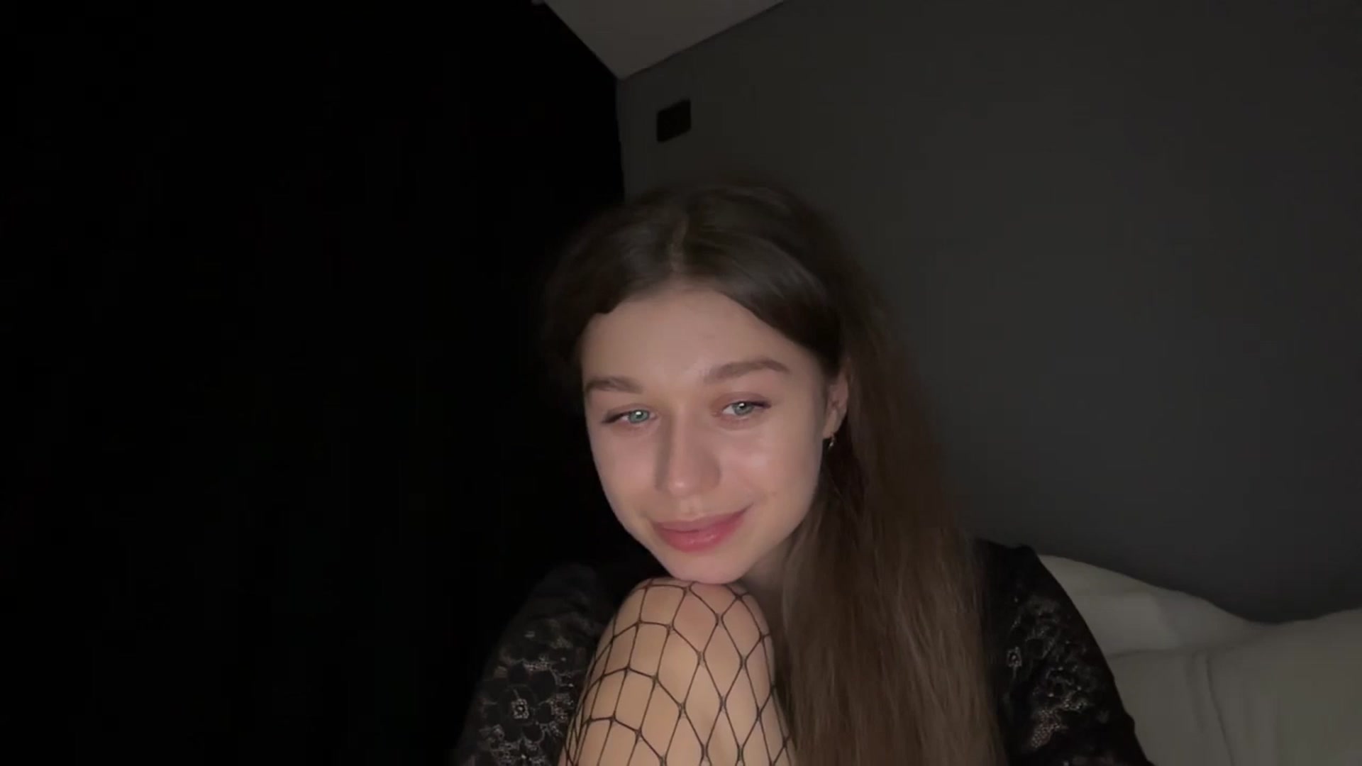 Gallery image thumbnail from JewelReigns's myfreecams stream on, 03/27/2026, 20:37 image 9 of 20