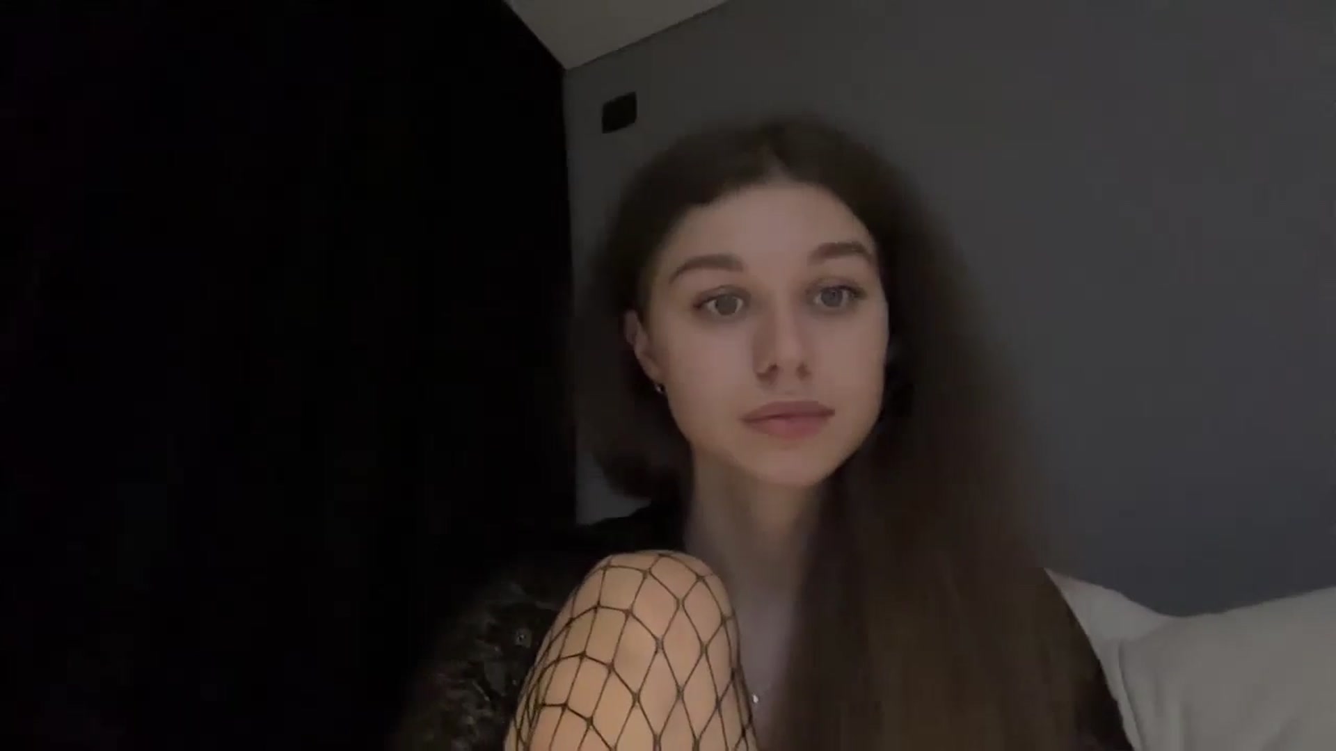 Gallery image thumbnail from JewelReigns's myfreecams stream on, 03/27/2026, 20:37 image 17 of 20