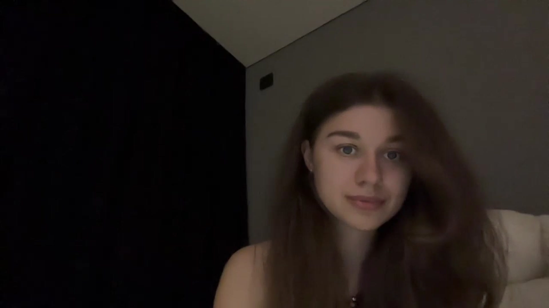 Gallery image thumbnail from JewelReigns's myfreecams stream on, 04/13/2026, 18:59 image 7 of 20