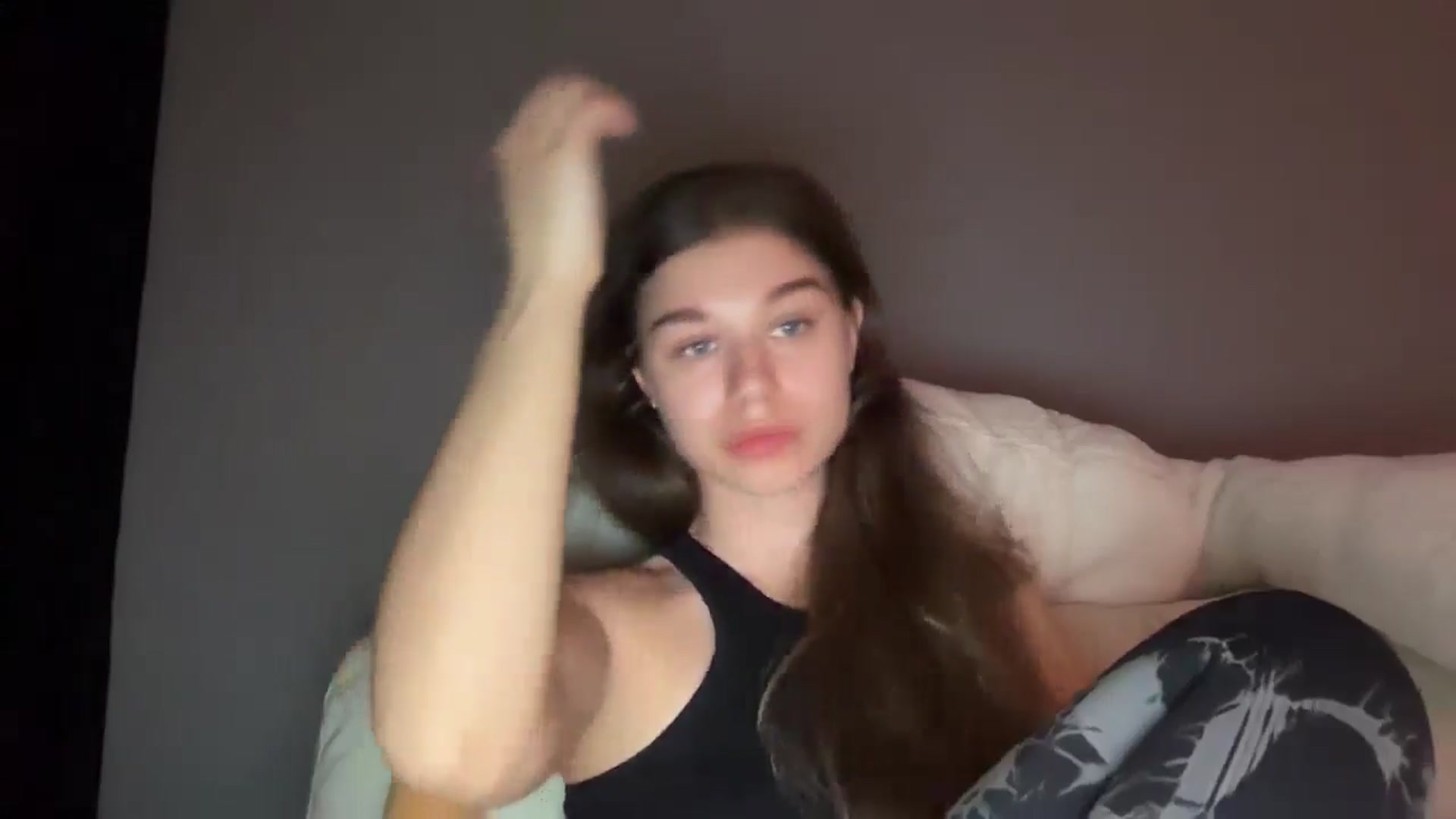 Gallery image thumbnail from JewelReigns's myfreecams stream on, 04/13/2026, 22:50 image 10 of 20