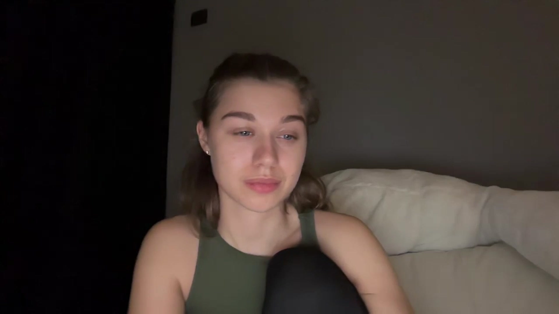 Gallery image thumbnail from JewelReigns's myfreecams stream on, 04/14/2026, 22:28 image 6 of 20