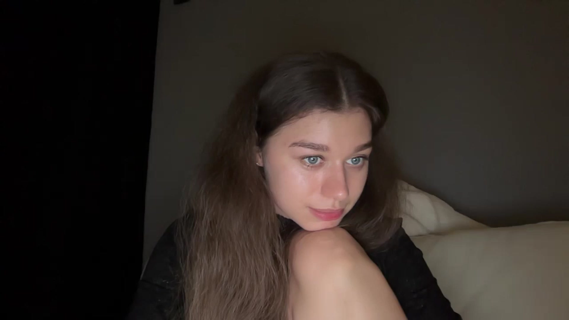 Gallery image thumbnail from JewelReigns's myfreecams stream on, 04/22/2026, 19:25 image 10 of 20
