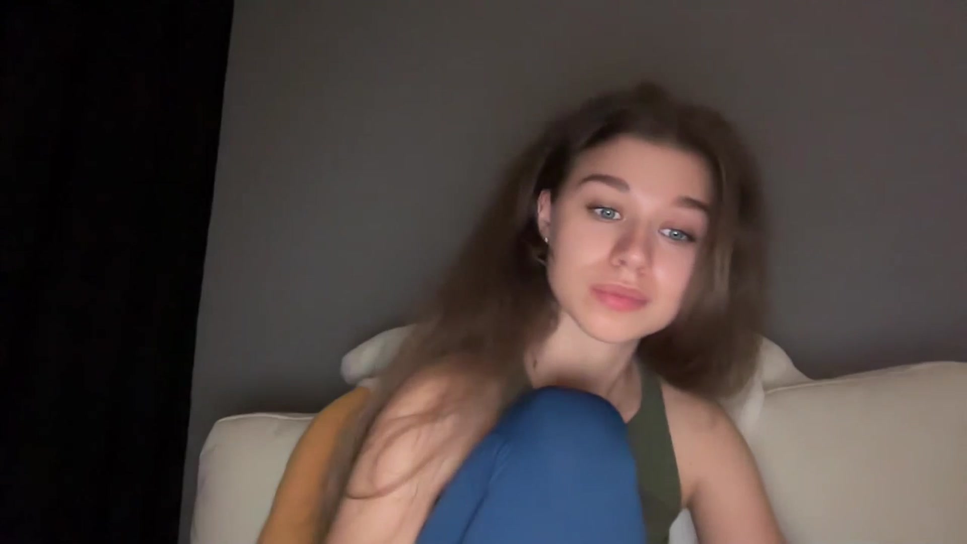 Gallery image thumbnail from JewelReigns's myfreecams stream on, 04/25/2026, 21:08 image 18 of 20