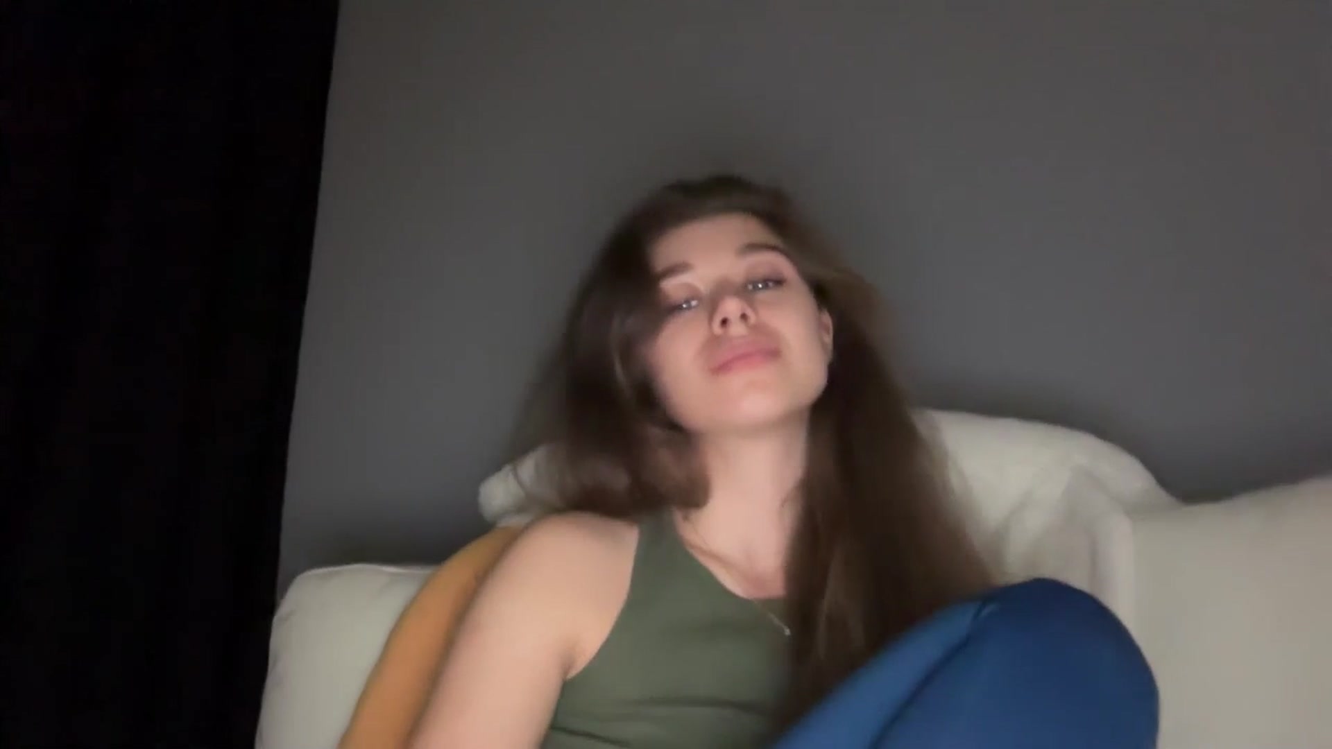 Gallery image thumbnail from JewelReigns's myfreecams stream on, 04/25/2026, 22:15 image 6 of 20
