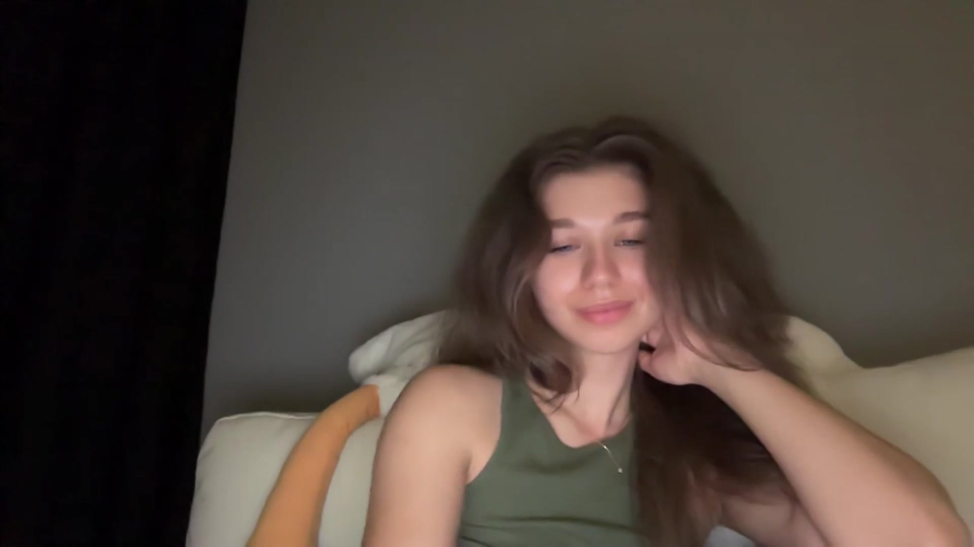 Gallery image thumbnail from JewelReigns's myfreecams stream on, 04/25/2026, 22:15 image 13 of 20