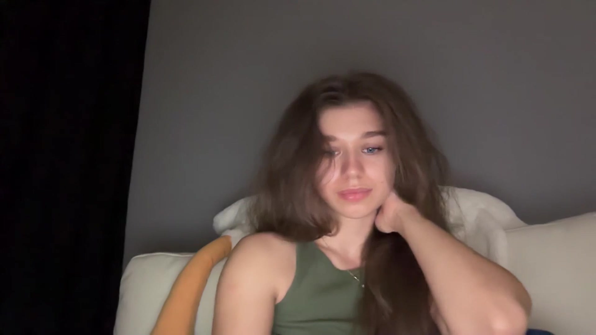 Gallery image thumbnail from JewelReigns's myfreecams stream on, 04/25/2026, 22:15 image 9 of 20