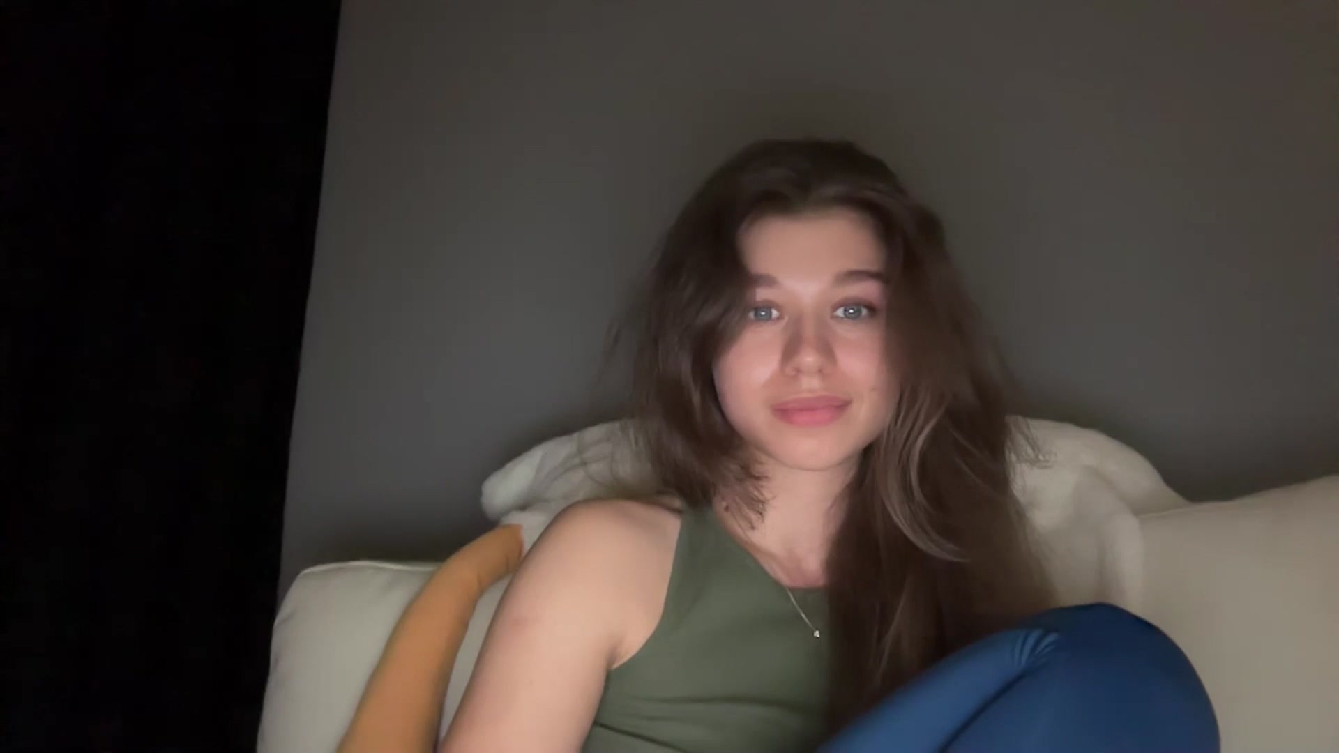 Gallery image thumbnail from JewelReigns's myfreecams stream on, 04/25/2026, 22:15 image 3 of 20
