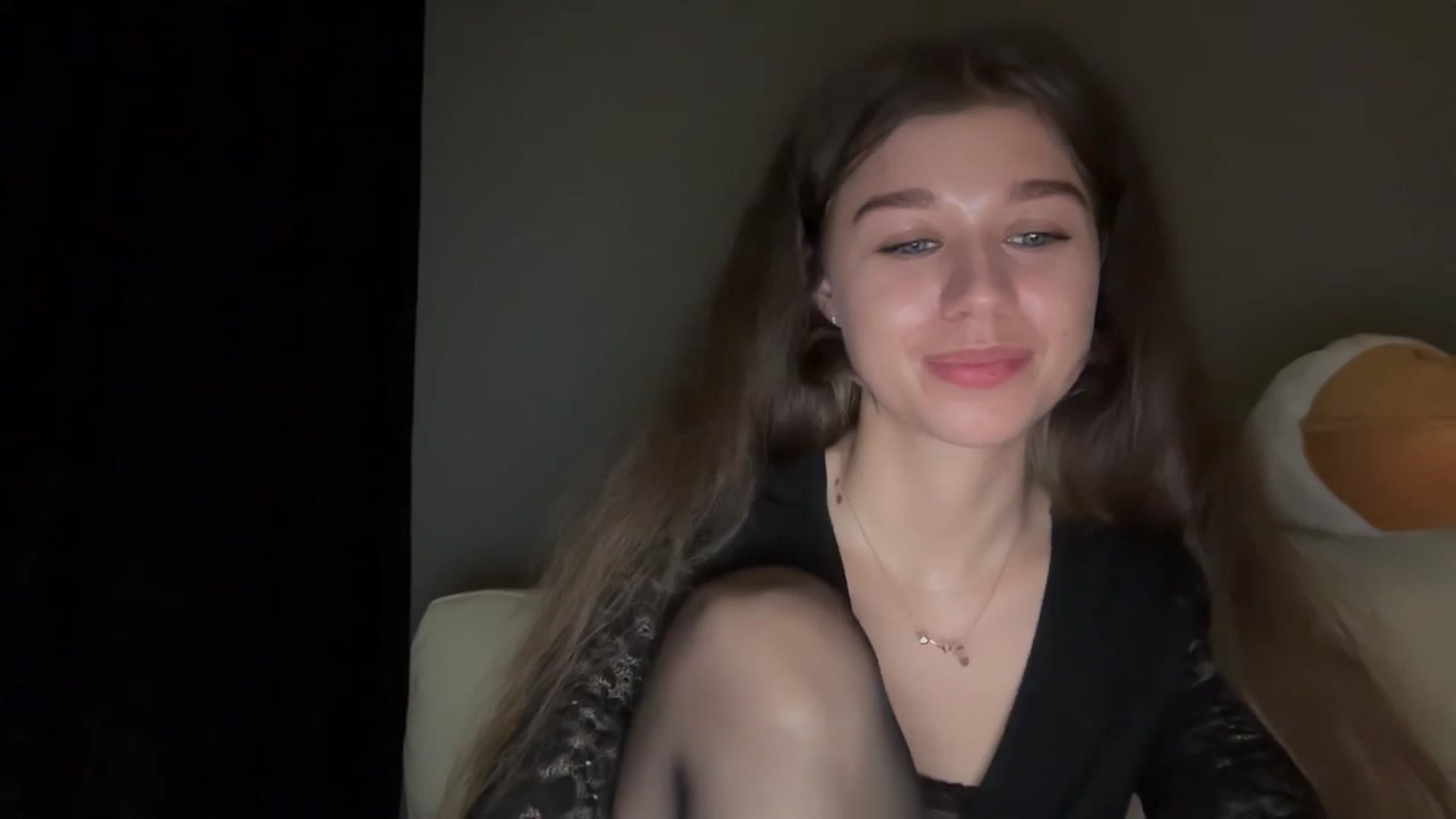 Gallery image thumbnail from JewelReigns's myfreecams stream on, 04/26/2026, 20:03 image 18 of 20