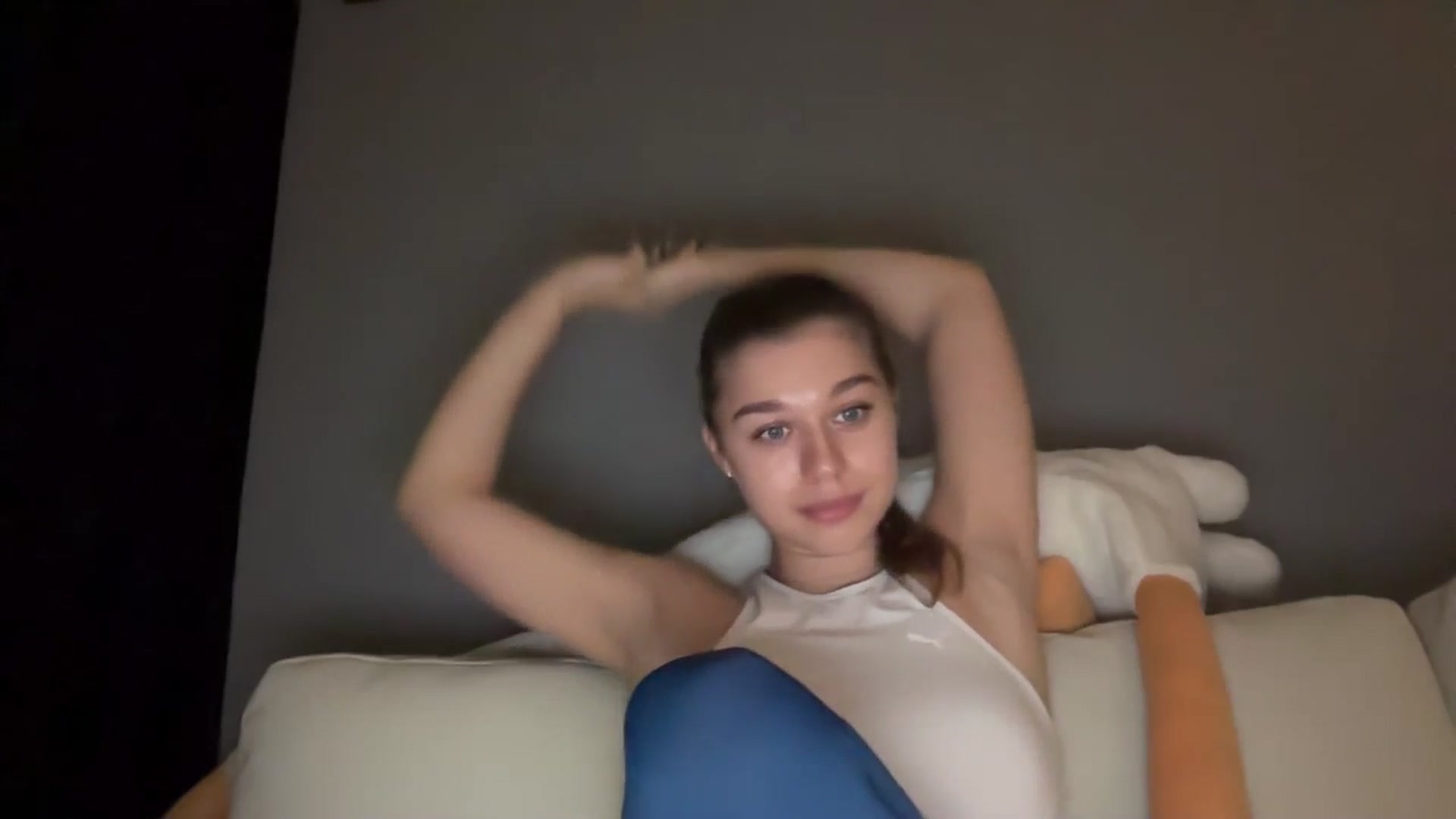 Gallery image thumbnail from JewelReigns's myfreecams stream on, 04/28/2026, 21:04 image 11 of 20