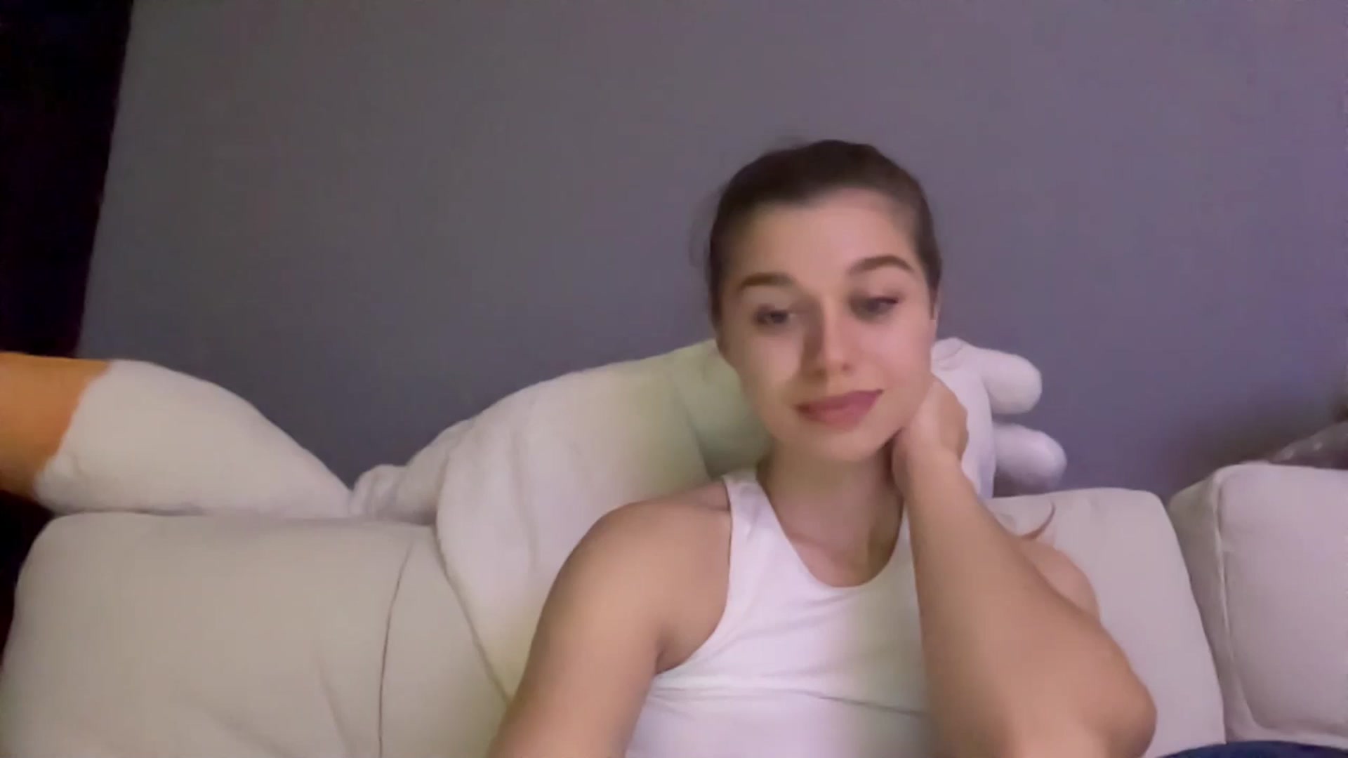 Gallery image thumbnail from JewelReigns's myfreecams stream on, 04/28/2026, 22:44 image 1 of 20