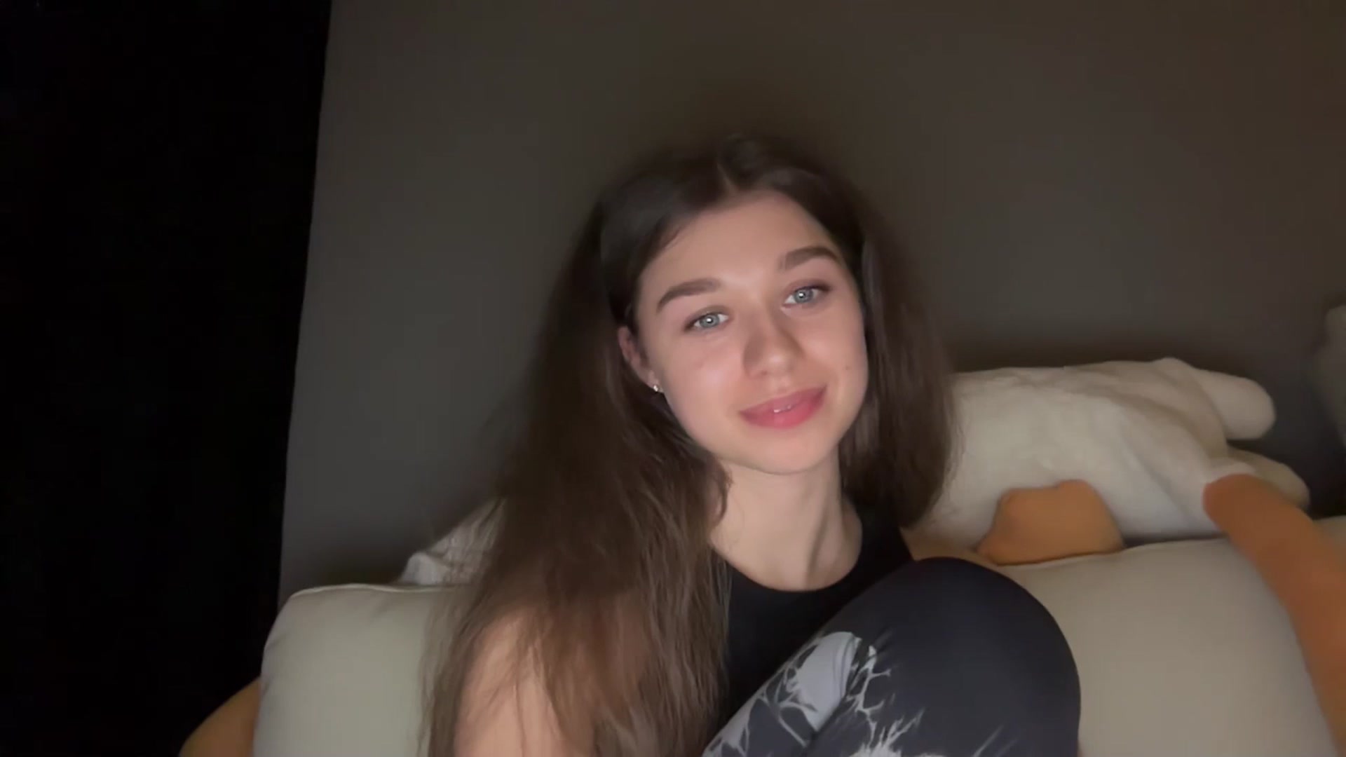 Gallery image thumbnail from JewelReigns's myfreecams stream on, 04/29/2026, 21:06 image 9 of 20