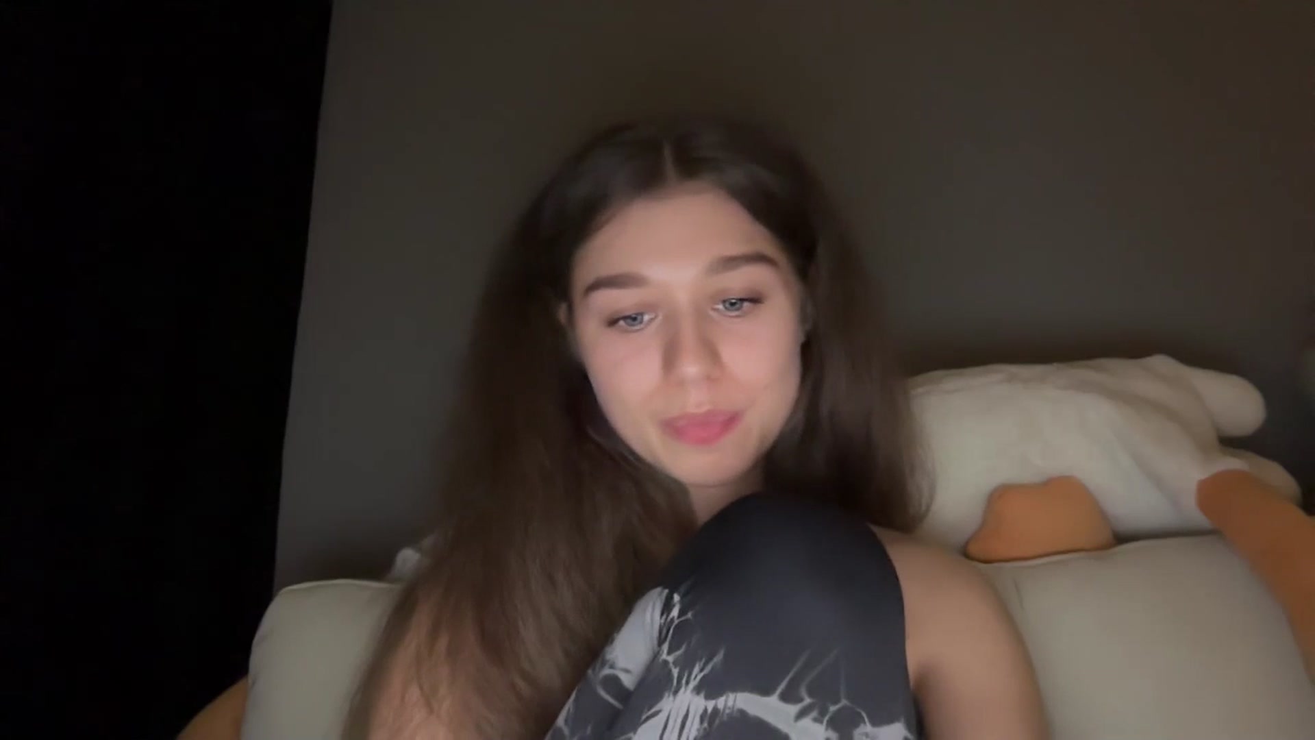 Gallery image thumbnail from JewelReigns's myfreecams stream on, 04/29/2026, 21:06 image 12 of 20