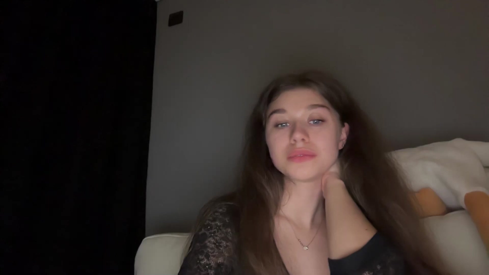 Gallery image thumbnail from JewelReigns's myfreecams stream on, 04/30/2026, 19:46 image 18 of 20