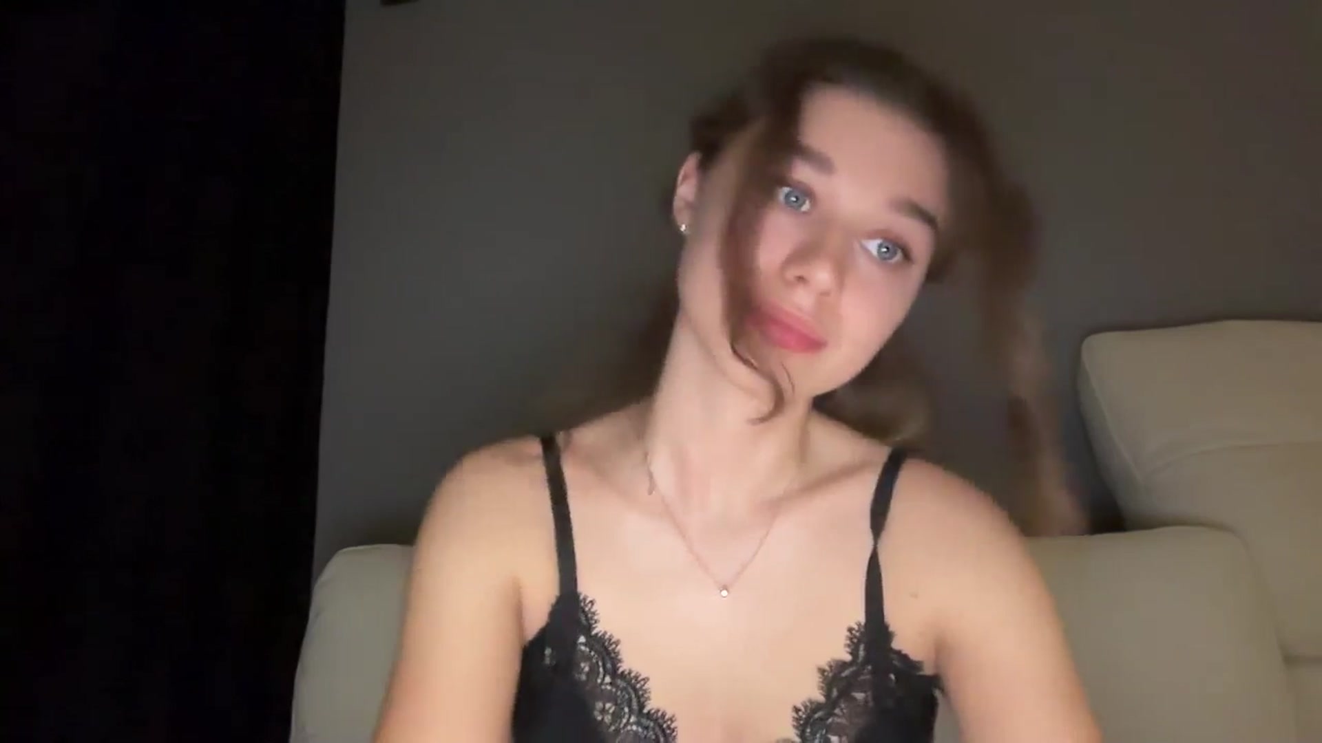 Gallery image thumbnail from JewelReigns's myfreecams stream on, 05/04/2026, 20:51 image 12 of 20