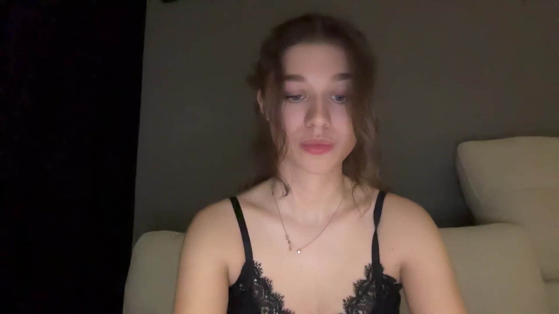 Gallery image thumbnail from JewelReigns's myfreecams stream on, 05/04/2026, 20:51 image 7 of 20