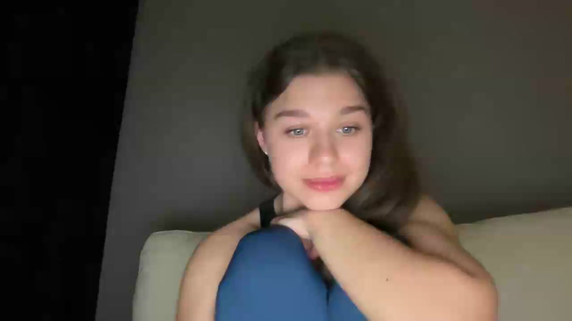 Gallery image thumbnail from JewelReigns's myfreecams stream on, 05/13/2026, 01:54 image 9 of 20