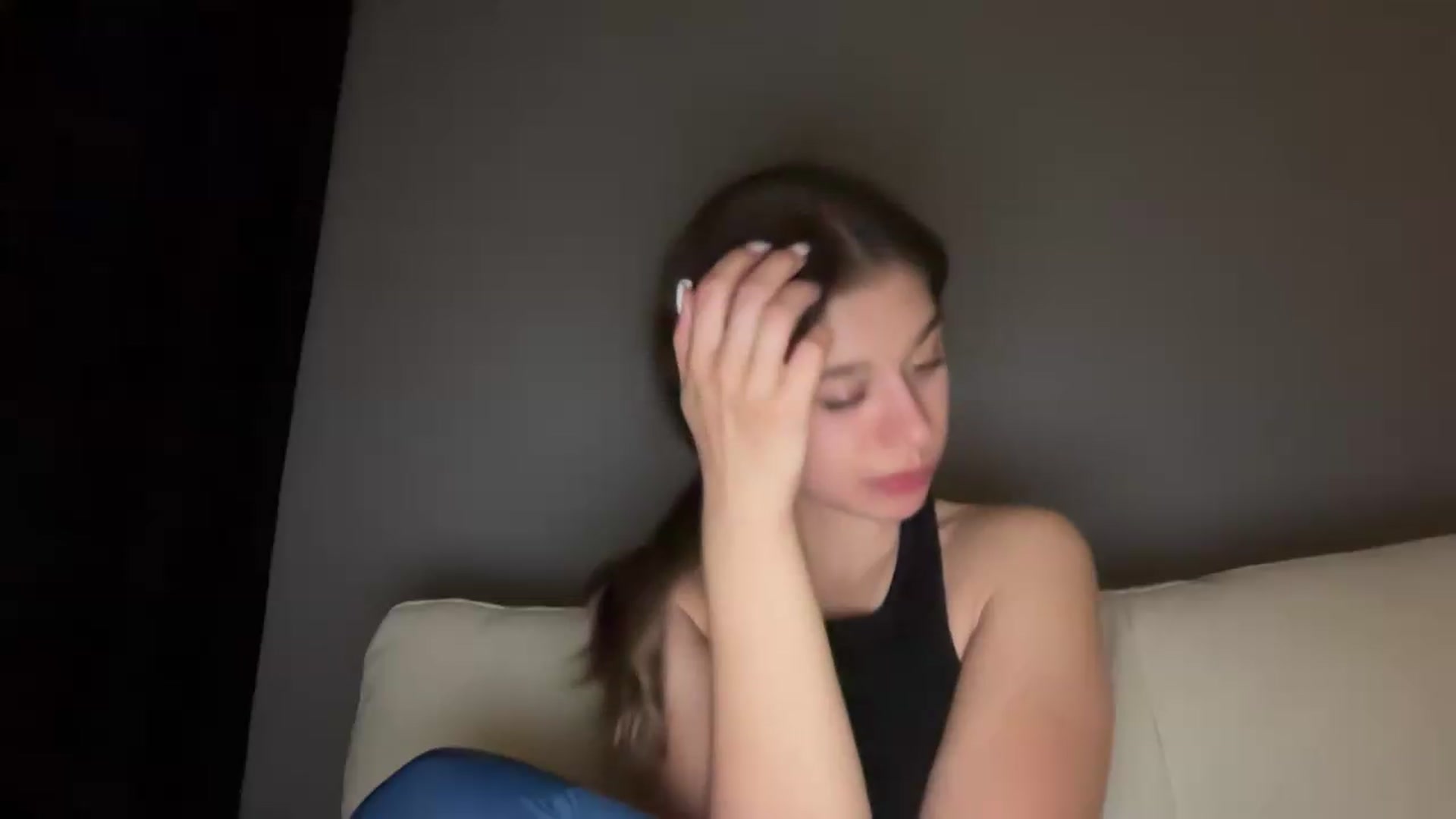 Gallery image thumbnail from JewelReigns's myfreecams stream on, 05/13/2026, 01:54 image 16 of 20