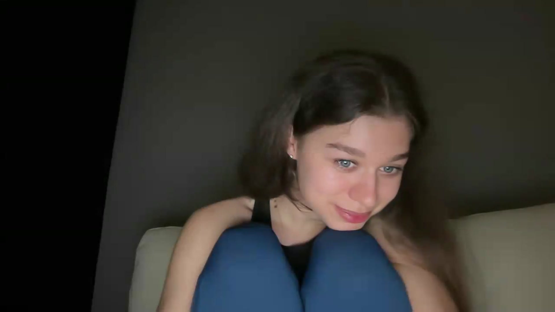 Gallery image thumbnail from JewelReigns's myfreecams stream on, 05/13/2026, 01:54 image 4 of 20
