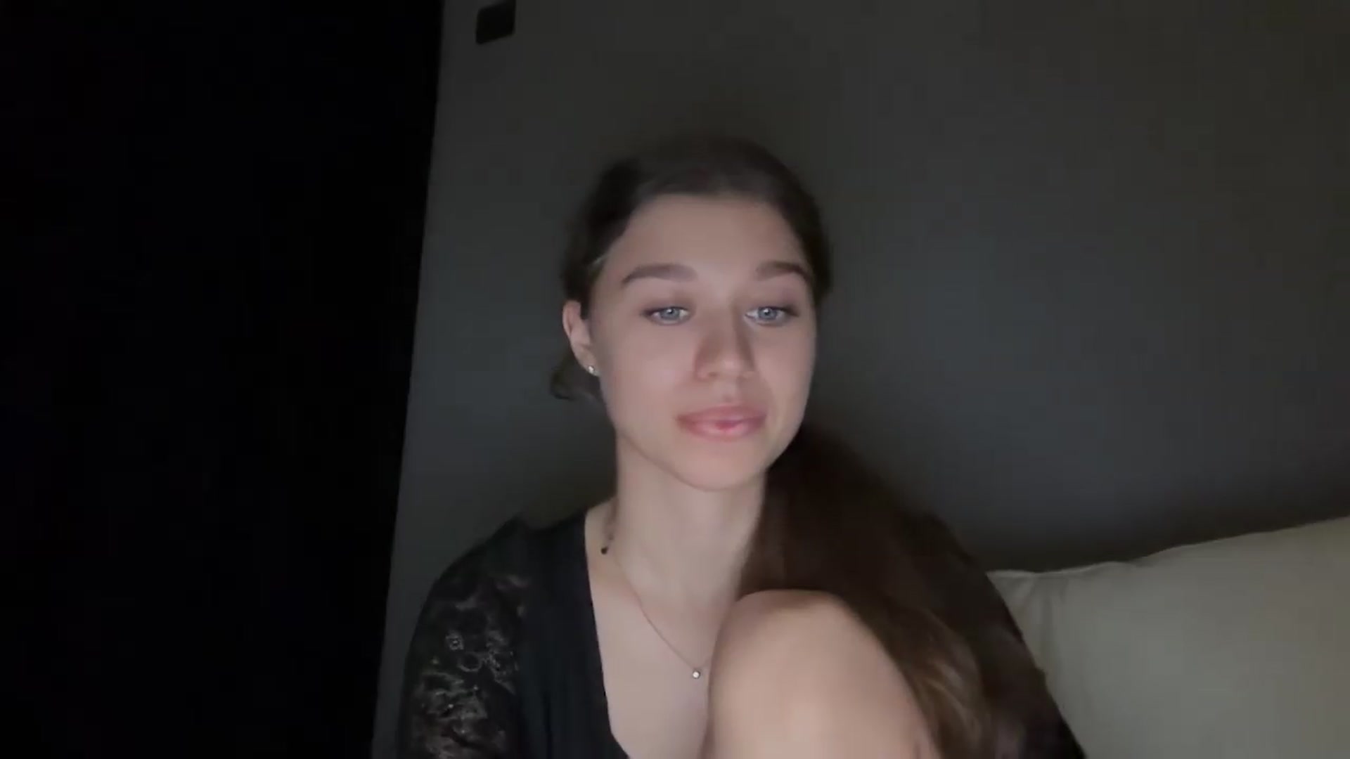 Gallery image thumbnail from JewelReigns's myfreecams stream on, 05/13/2026, 23:30 image 17 of 20