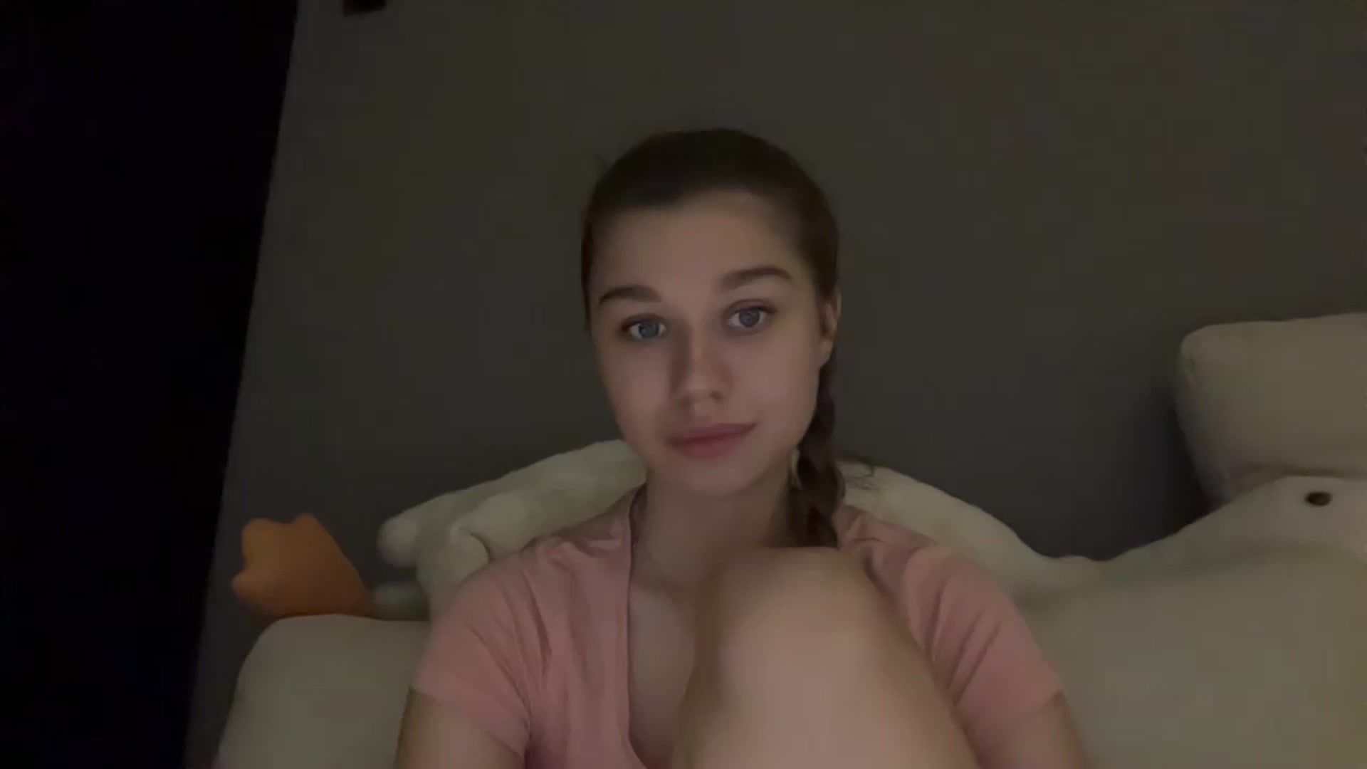 Gallery image thumbnail from JewelReigns's myfreecams stream on, 05/19/2026, 20:26 image 16 of 20