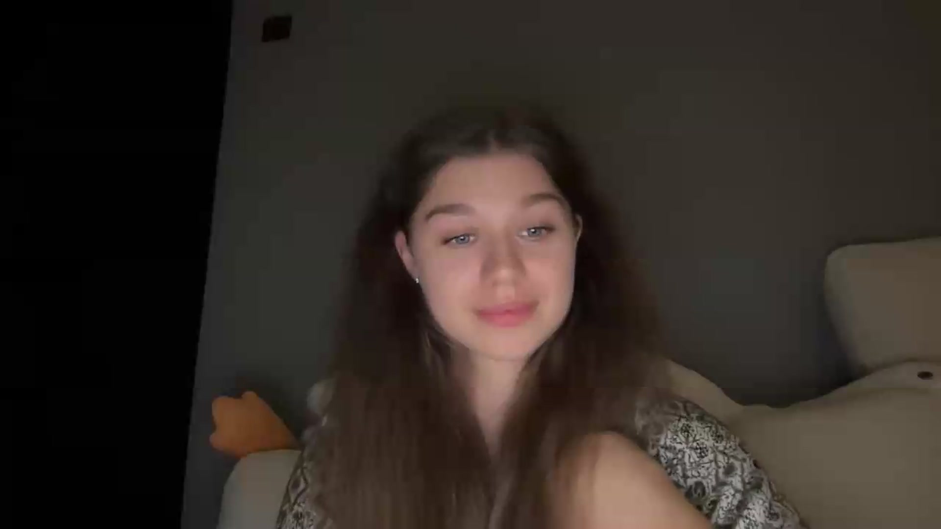 Gallery image thumbnail from JewelReigns's myfreecams stream on, 05/20/2026, 20:22 image 19 of 20