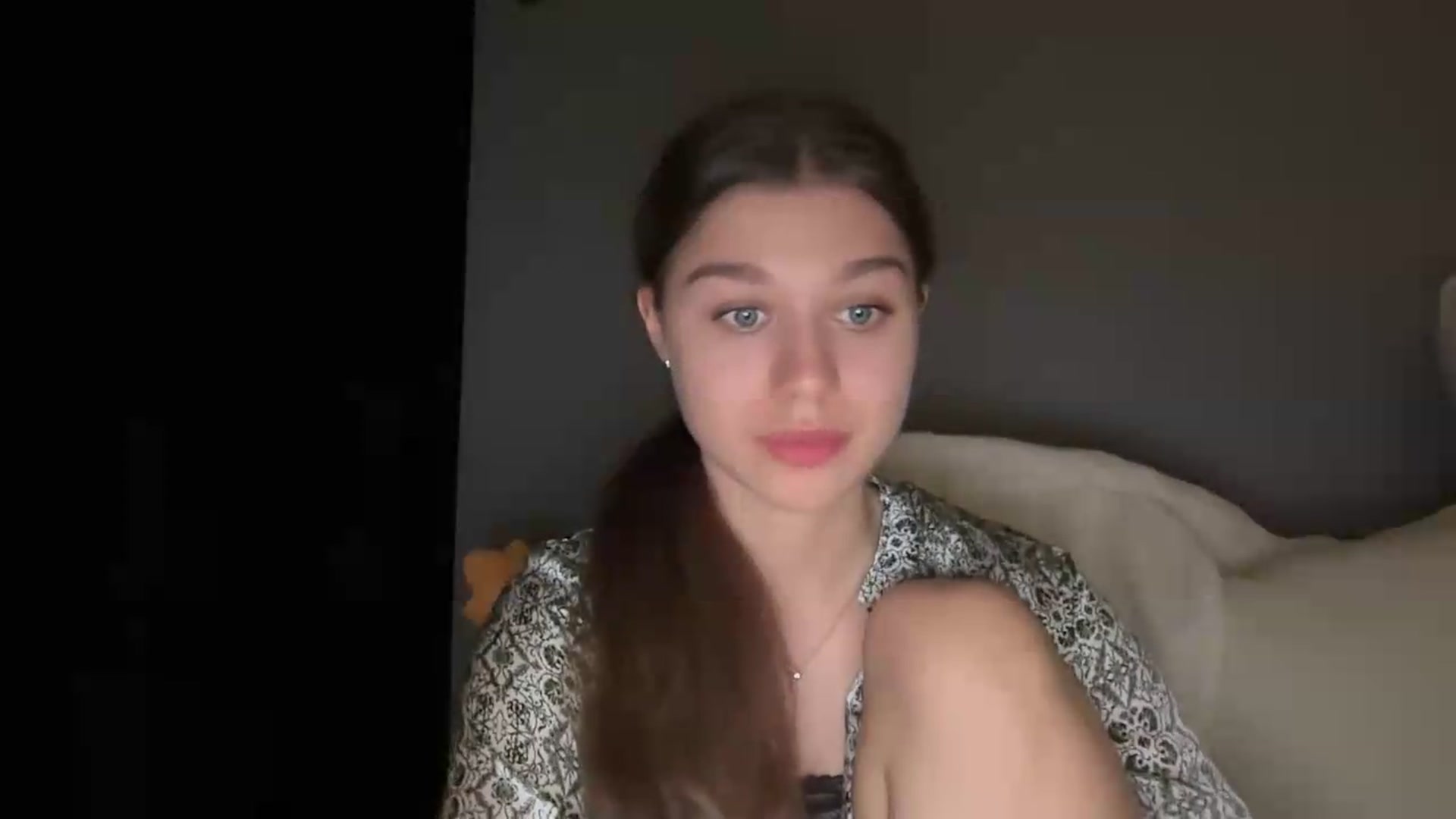 Gallery image thumbnail from JewelReigns's myfreecams stream on, 05/20/2026, 21:23 image 6 of 20