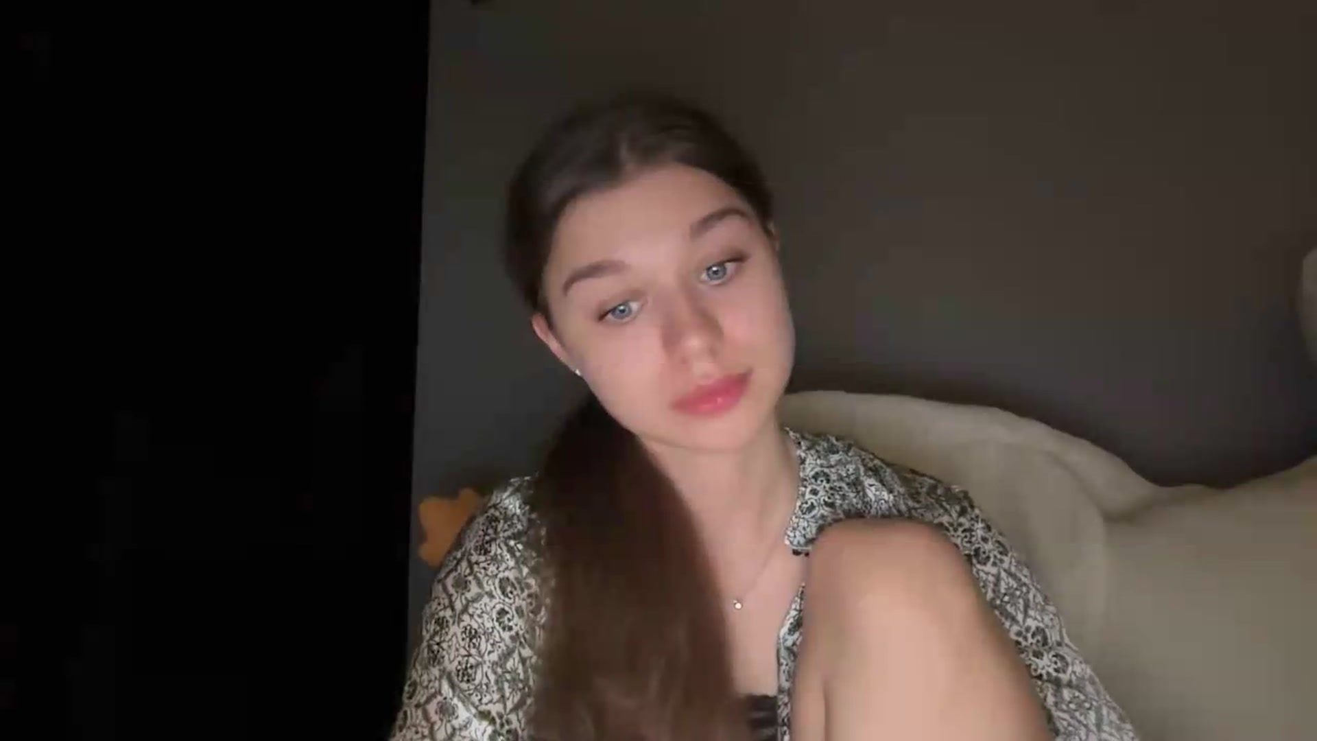 Gallery image thumbnail from JewelReigns's myfreecams stream on, 05/20/2026, 21:23 image 10 of 20