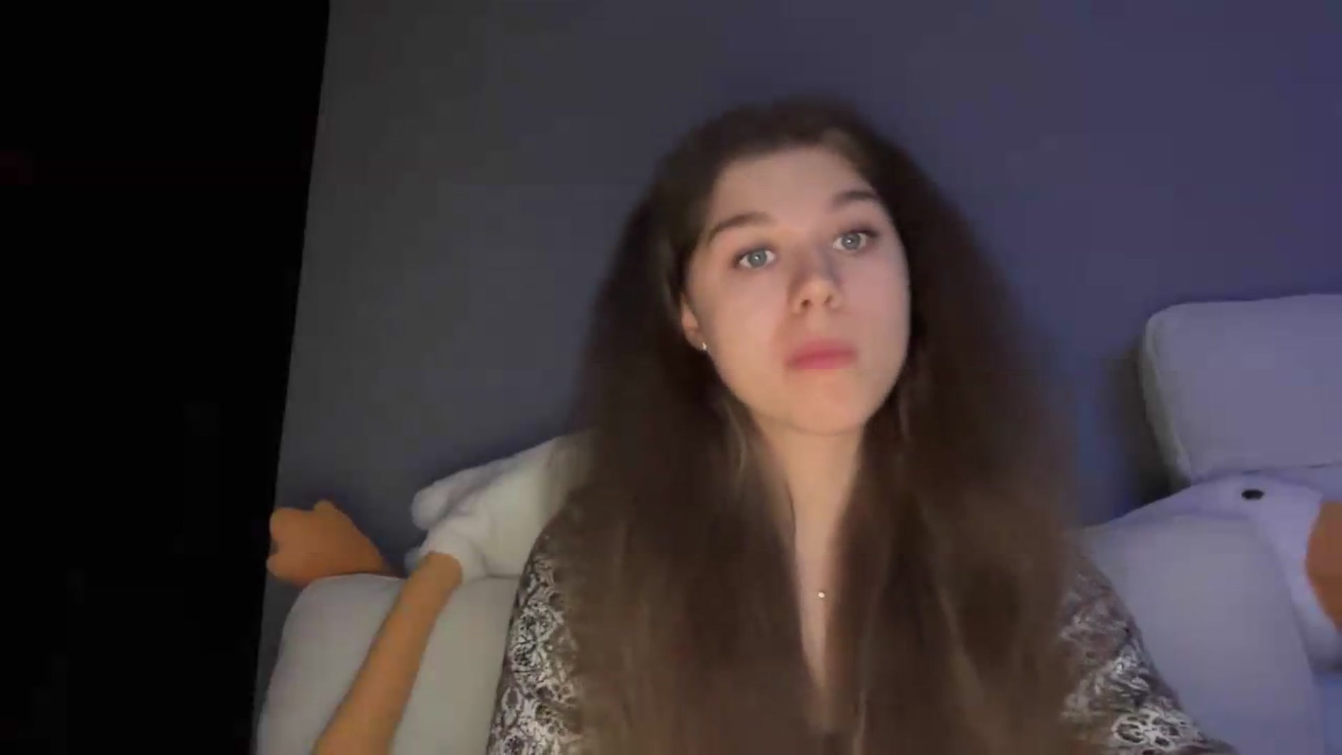 Gallery image thumbnail from JewelReigns's myfreecams stream on, 05/20/2026, 23:08 image 3 of 20