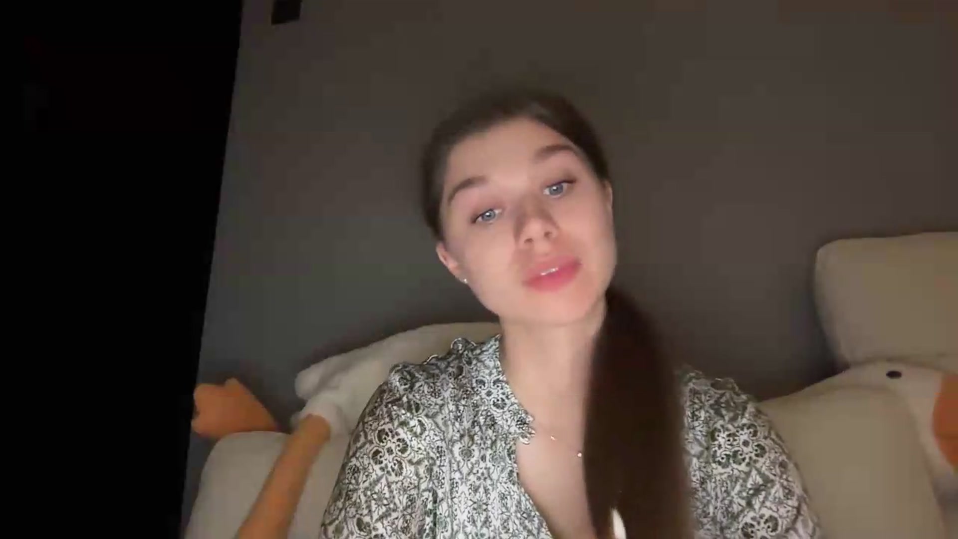 Gallery image thumbnail from JewelReigns's myfreecams stream on, 05/20/2026, 23:08 image 13 of 20
