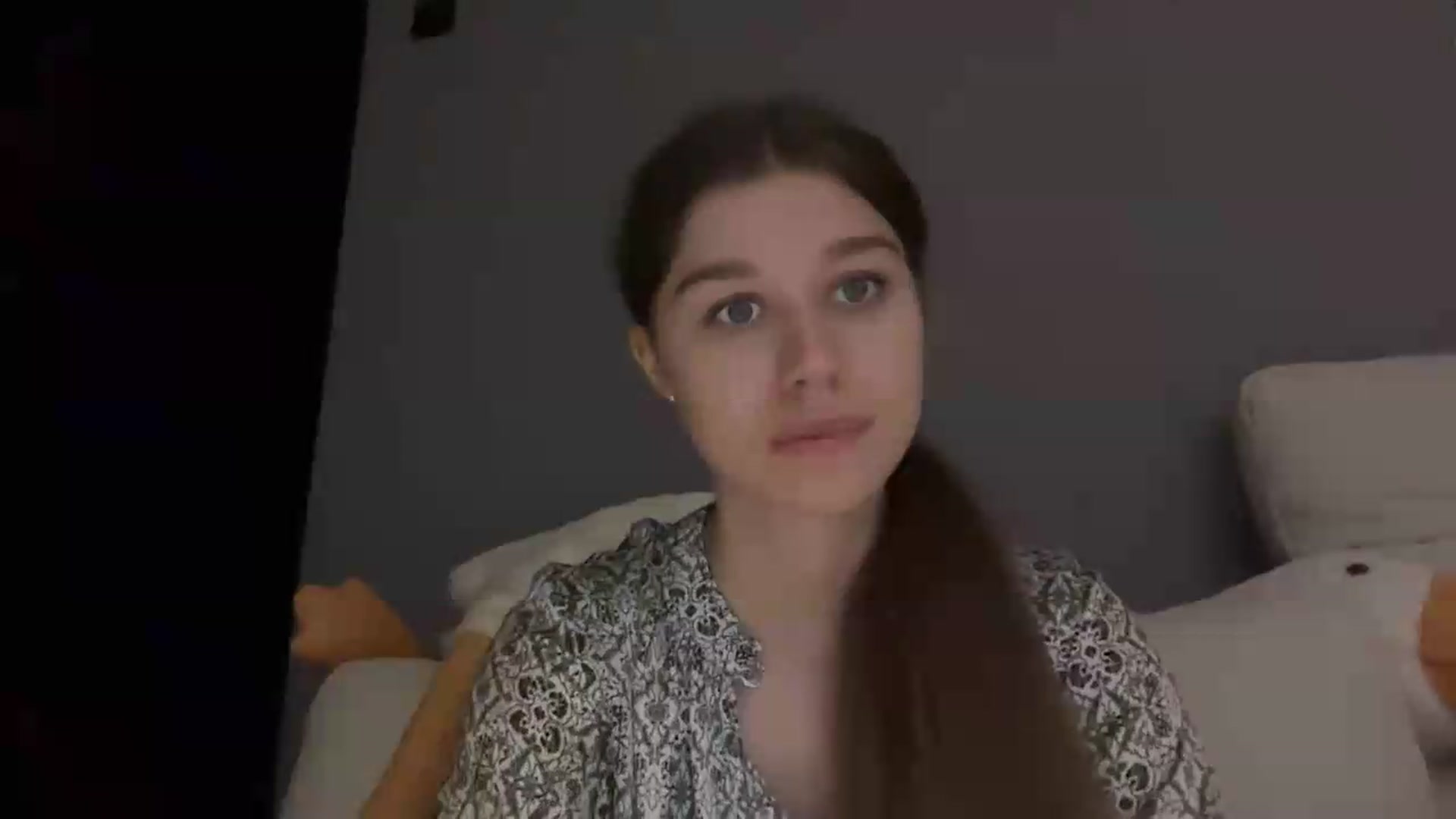 Gallery image thumbnail from JewelReigns's myfreecams stream on, 05/20/2026, 23:08 image 19 of 20