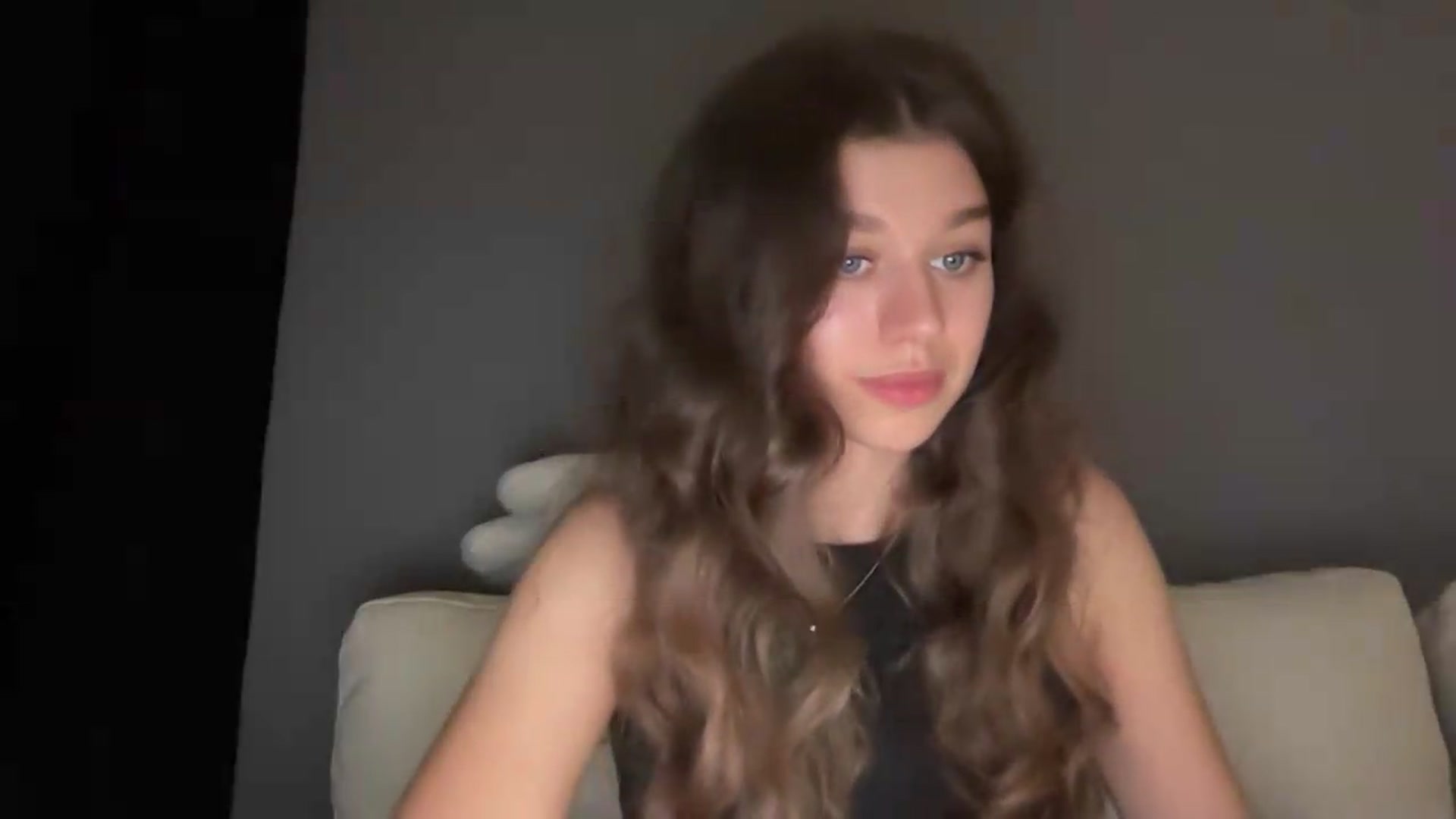 Gallery image thumbnail from JewelReigns's myfreecams stream on, 05/24/2026, 23:13 image 8 of 20