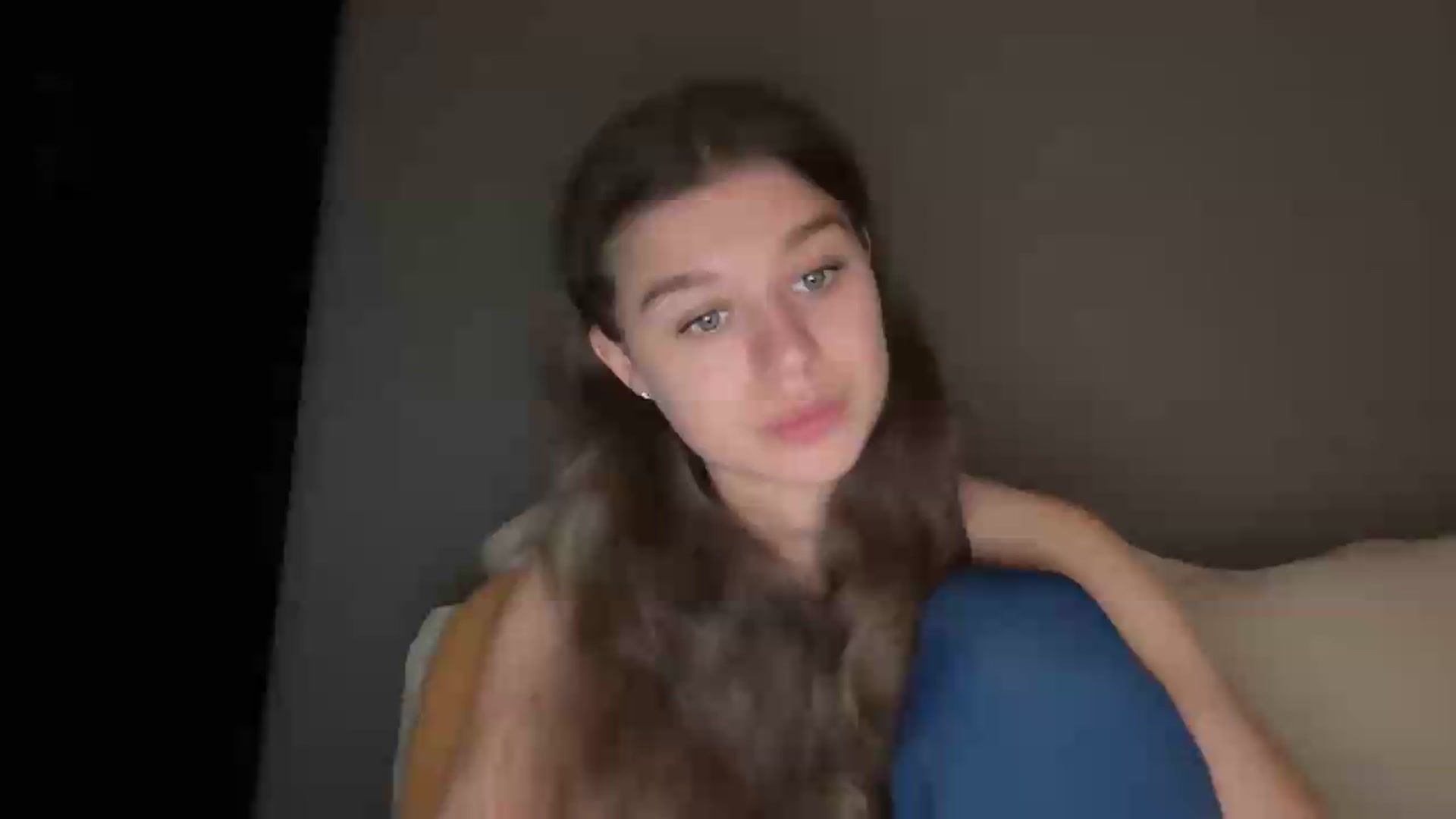 Gallery image thumbnail from JewelReigns's myfreecams stream on, 05/25/2026, 20:34 image 4 of 20