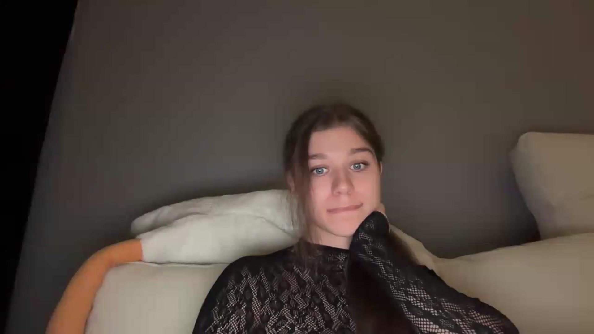Gallery image thumbnail from JewelReigns's myfreecams stream on, 05/26/2026, 22:30 image 3 of 20