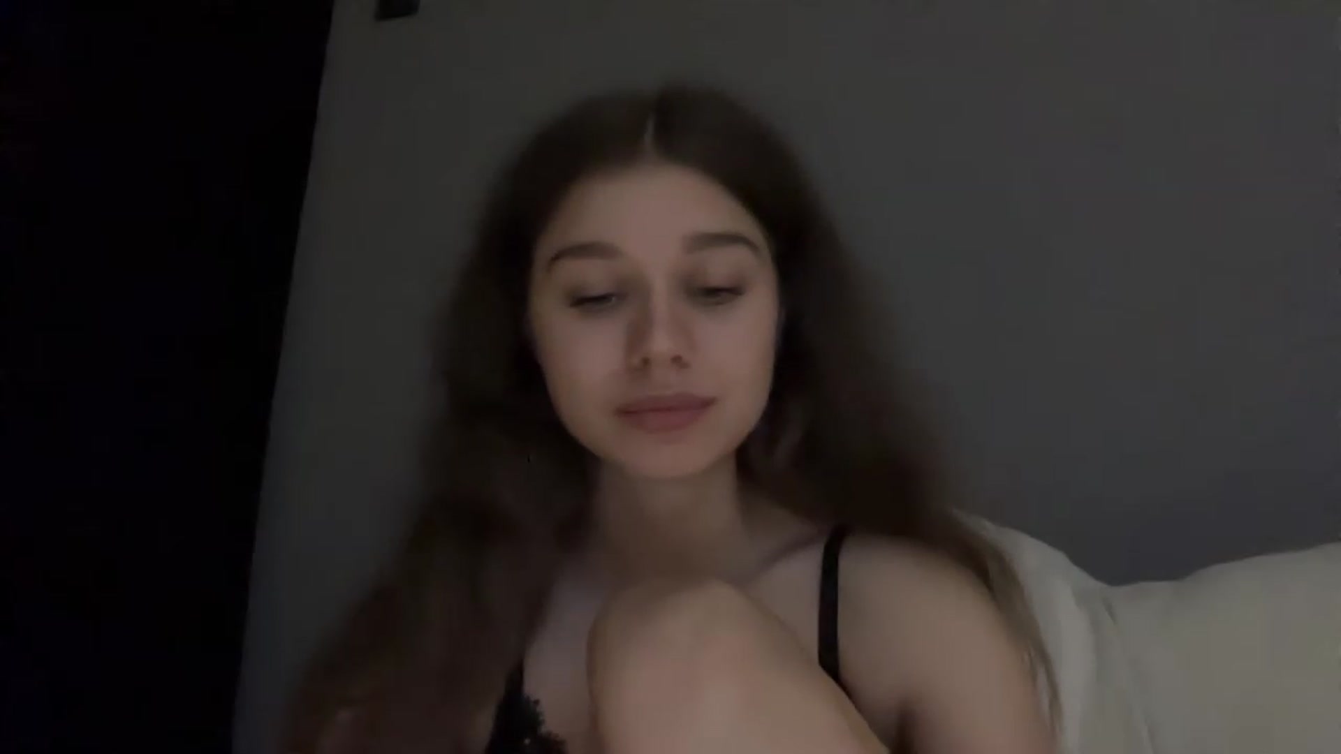 Gallery image thumbnail from JewelReigns's myfreecams stream on, 05/29/2026, 21:38 image 9 of 20