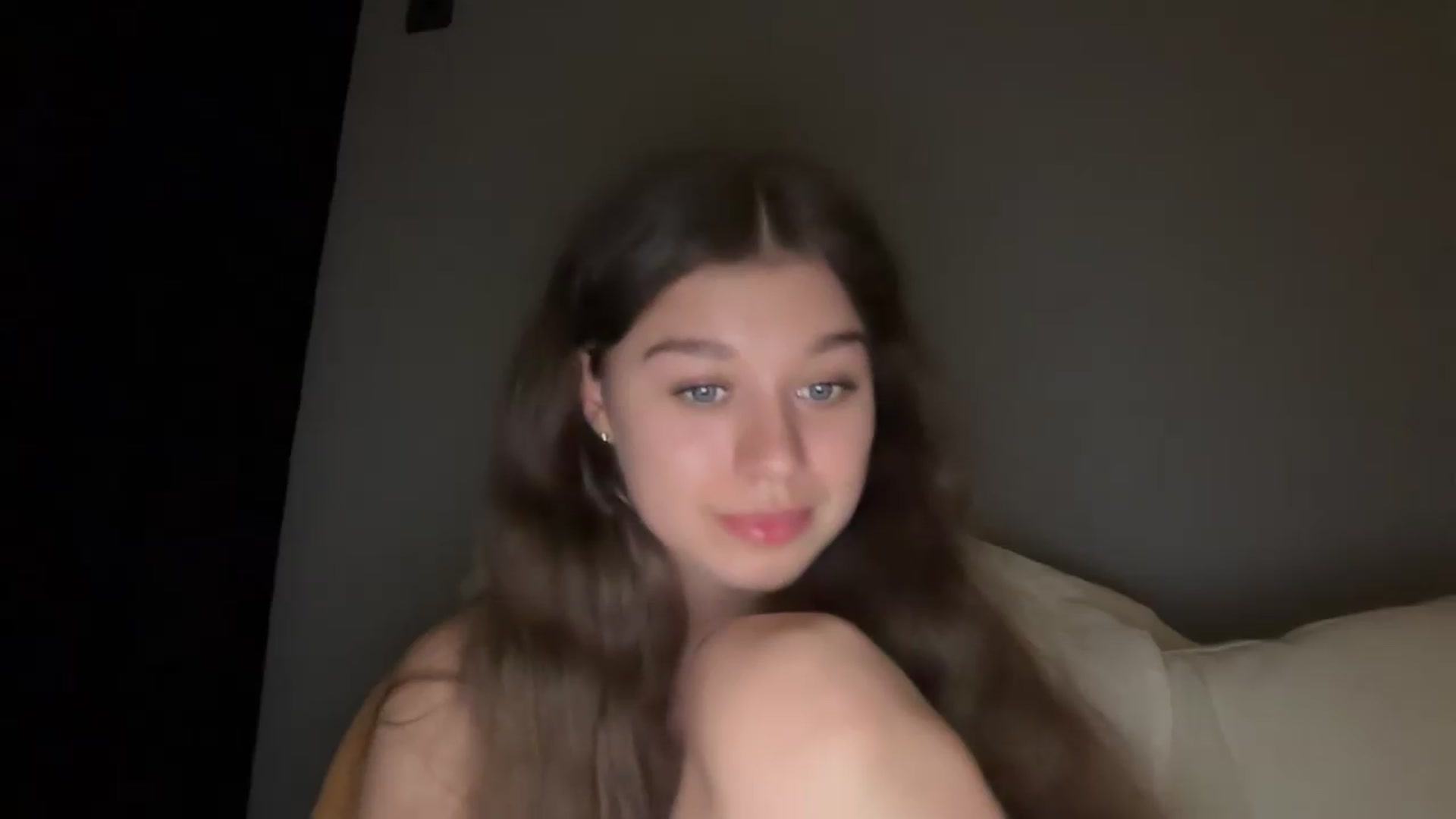 Gallery image thumbnail from JewelReigns's myfreecams stream on, 05/29/2026, 21:38 image 18 of 20