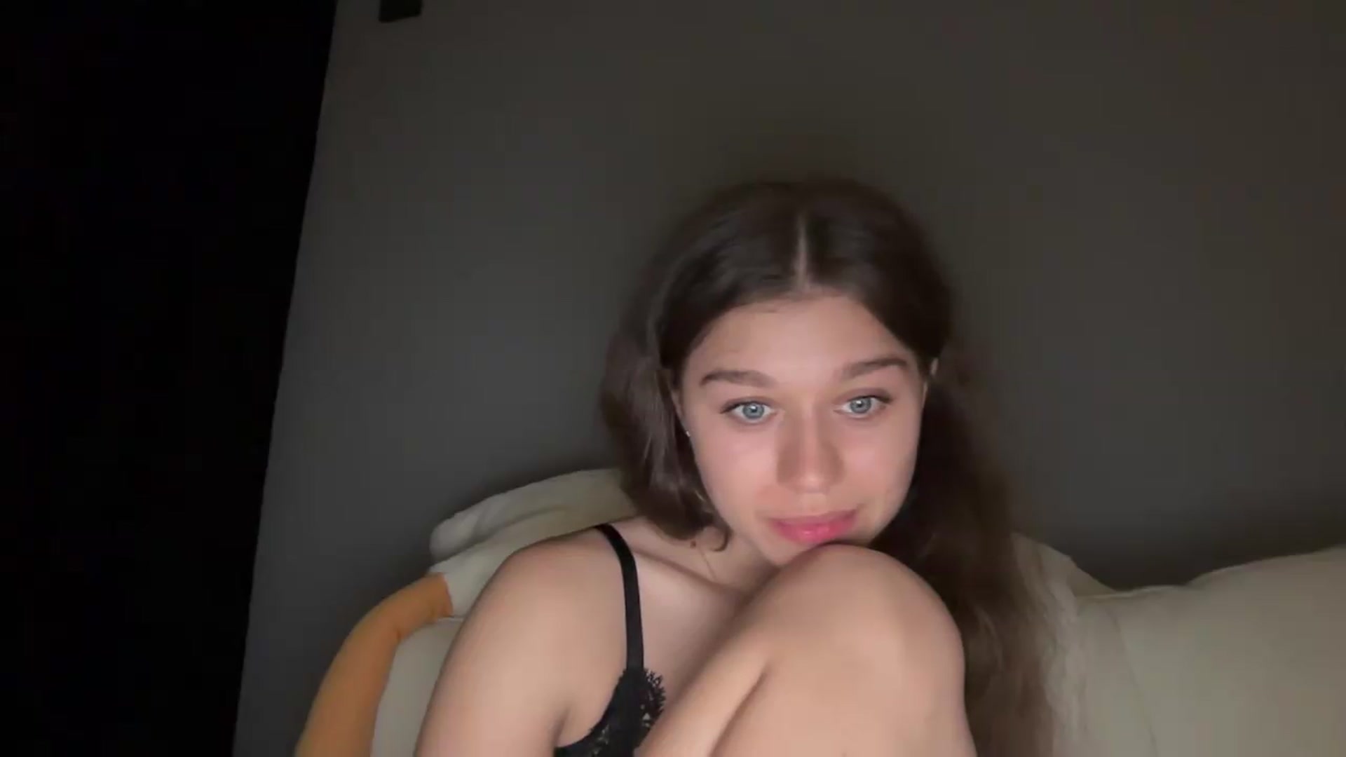 Gallery image thumbnail from JewelReigns's myfreecams stream on, 05/29/2026, 21:38 image 6 of 20
